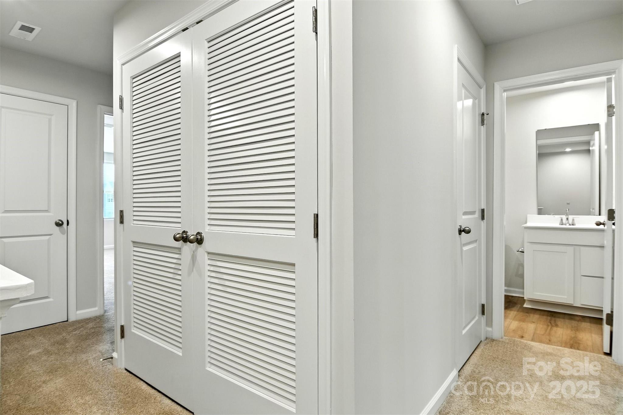 1525 39th Avenue Loop NE Unit: 4