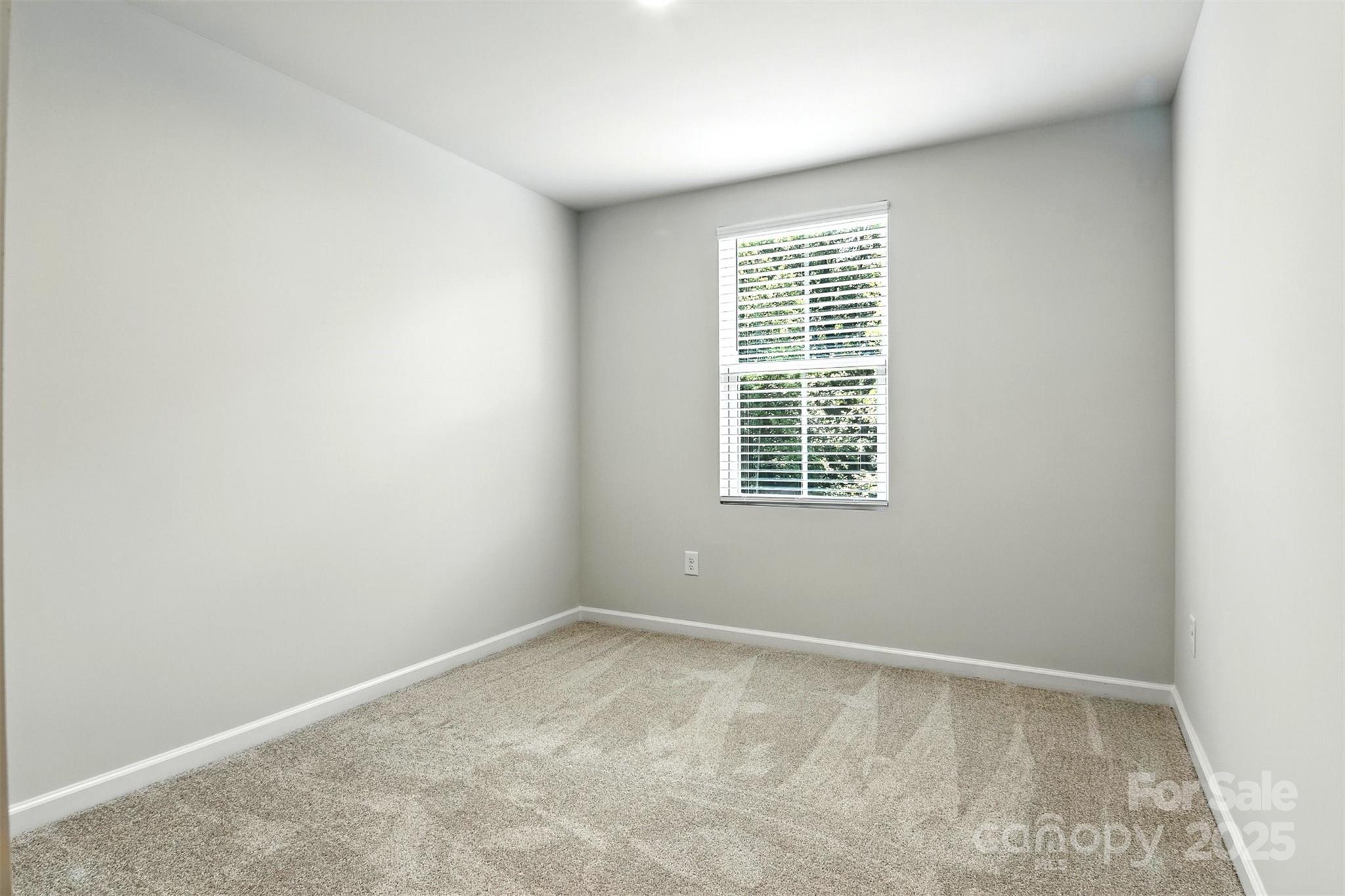 1525 39th Avenue Loop NE Unit: 4