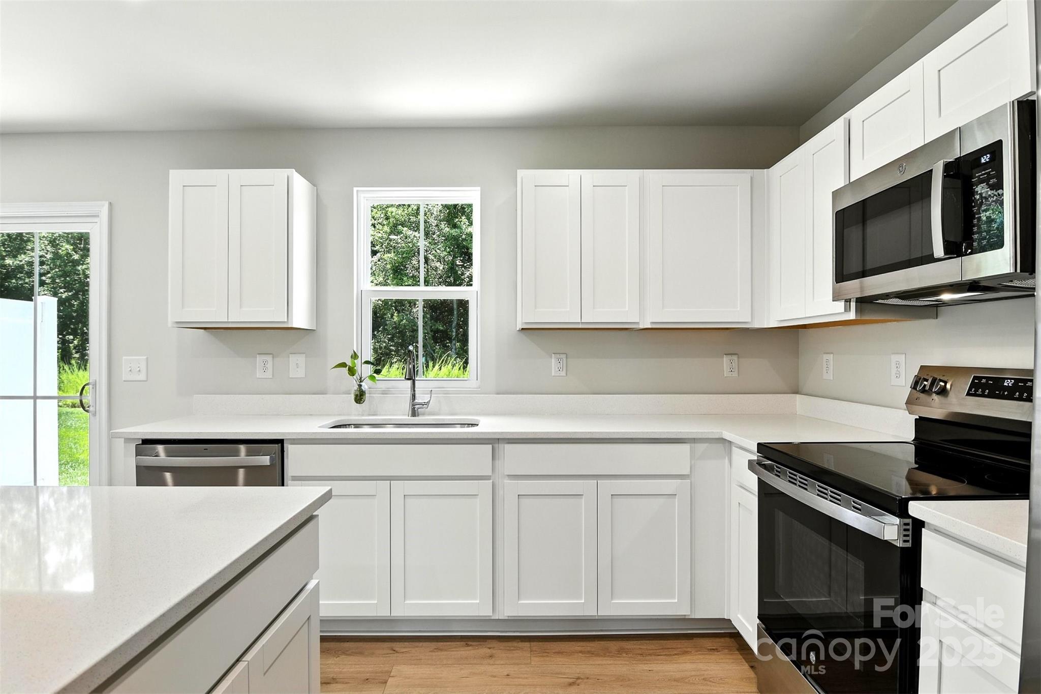 1525 39th Avenue Loop NE Unit: 4