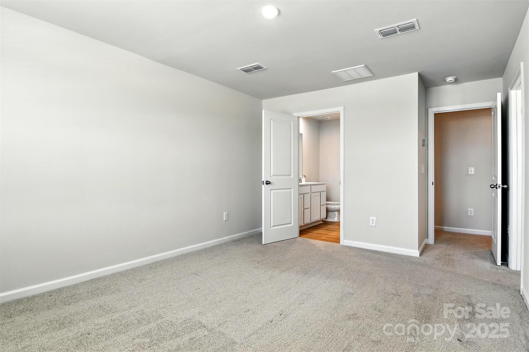 1525 39th Avenue Loop NE Unit: 4