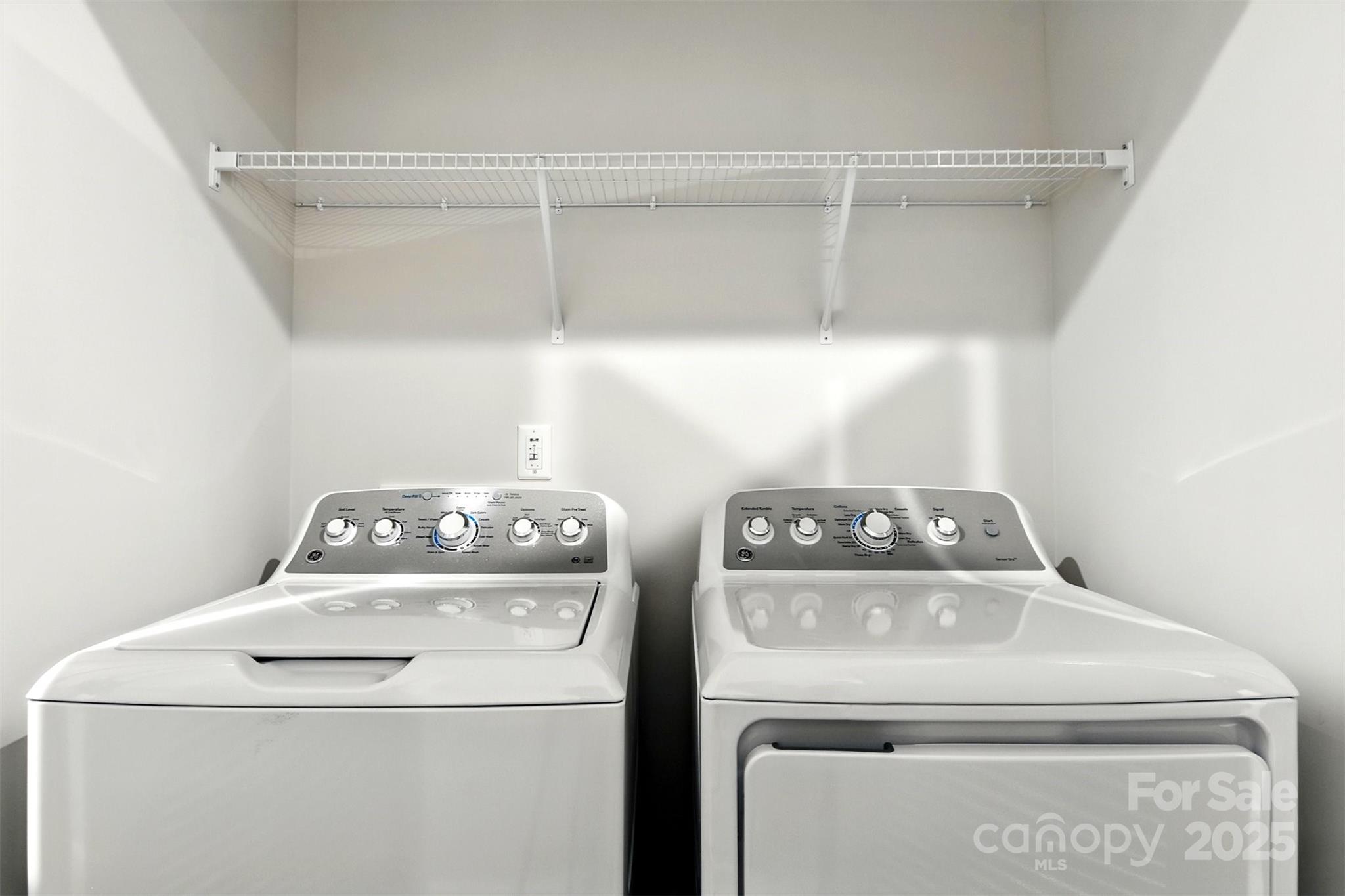 1525 39th Avenue Loop NE Unit: 4