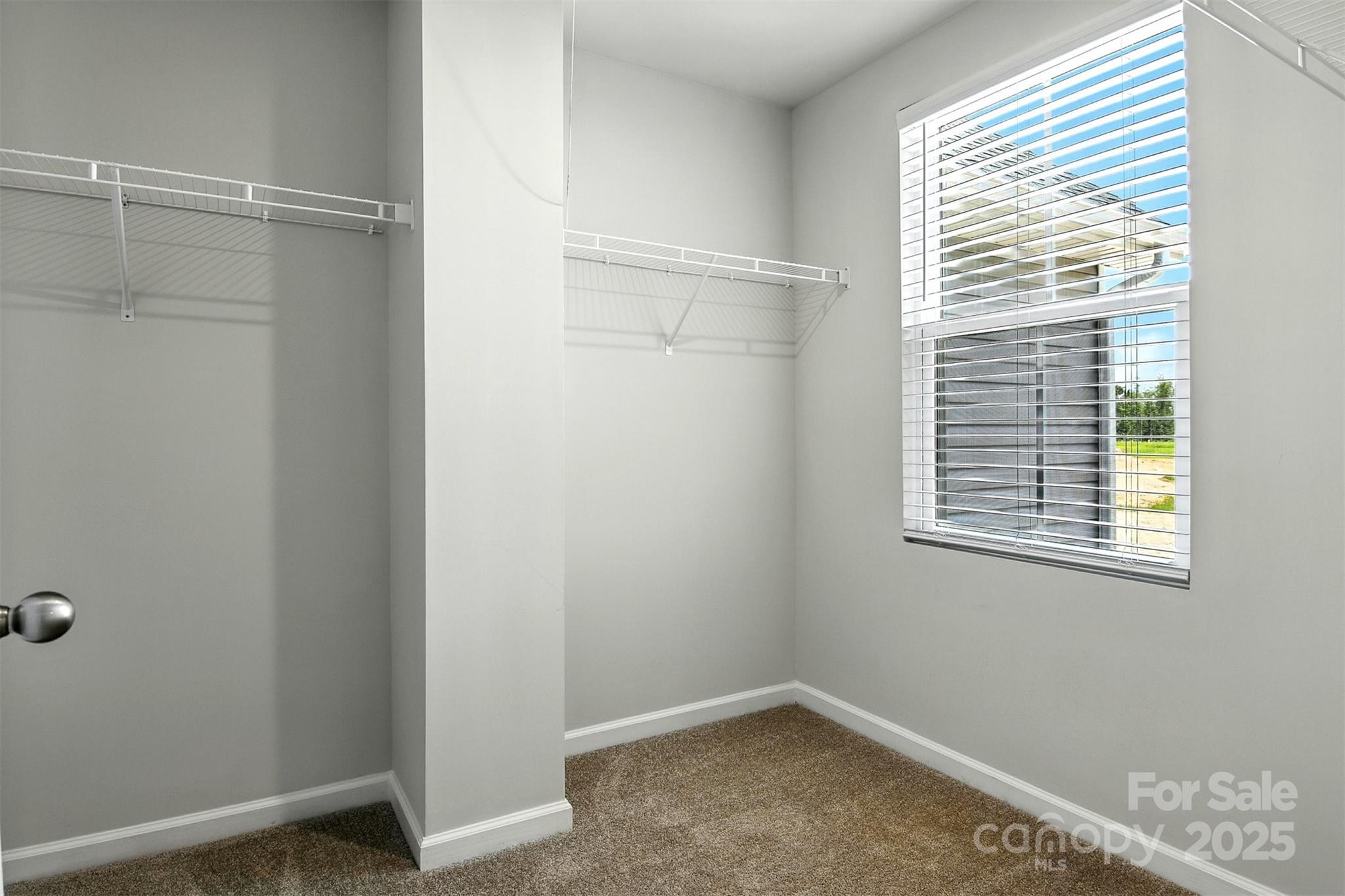 1525 39th Avenue Loop NE Unit: 4