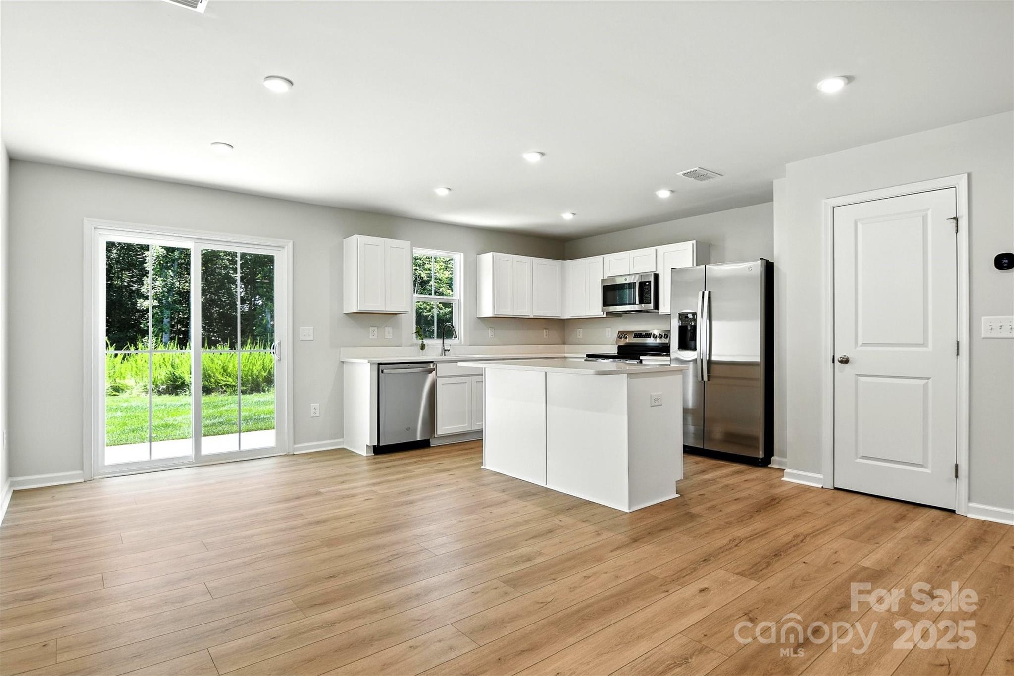 1525 39th Avenue Loop NE Unit: 4