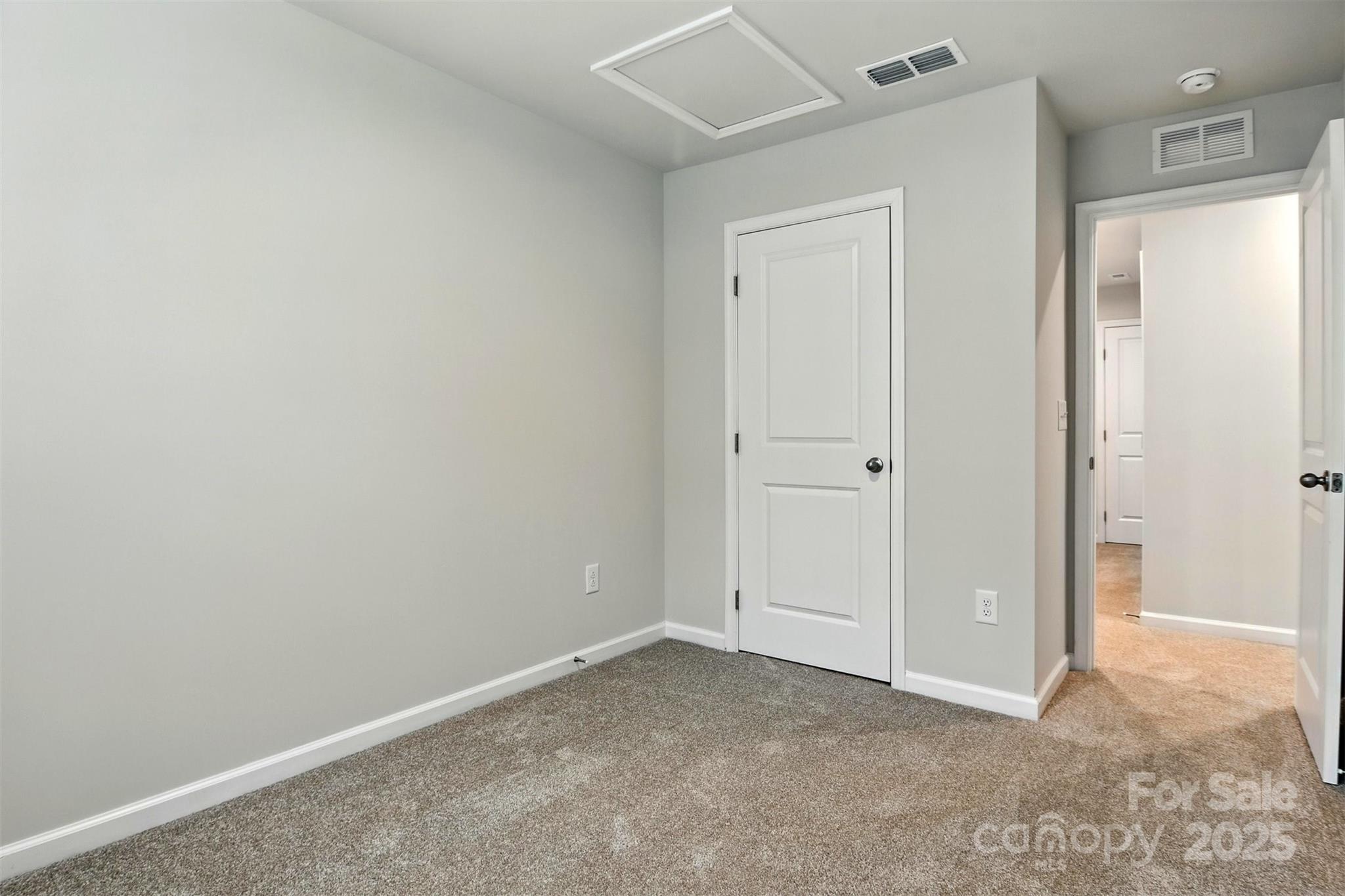 1525 39th Avenue Loop NE Unit: 4