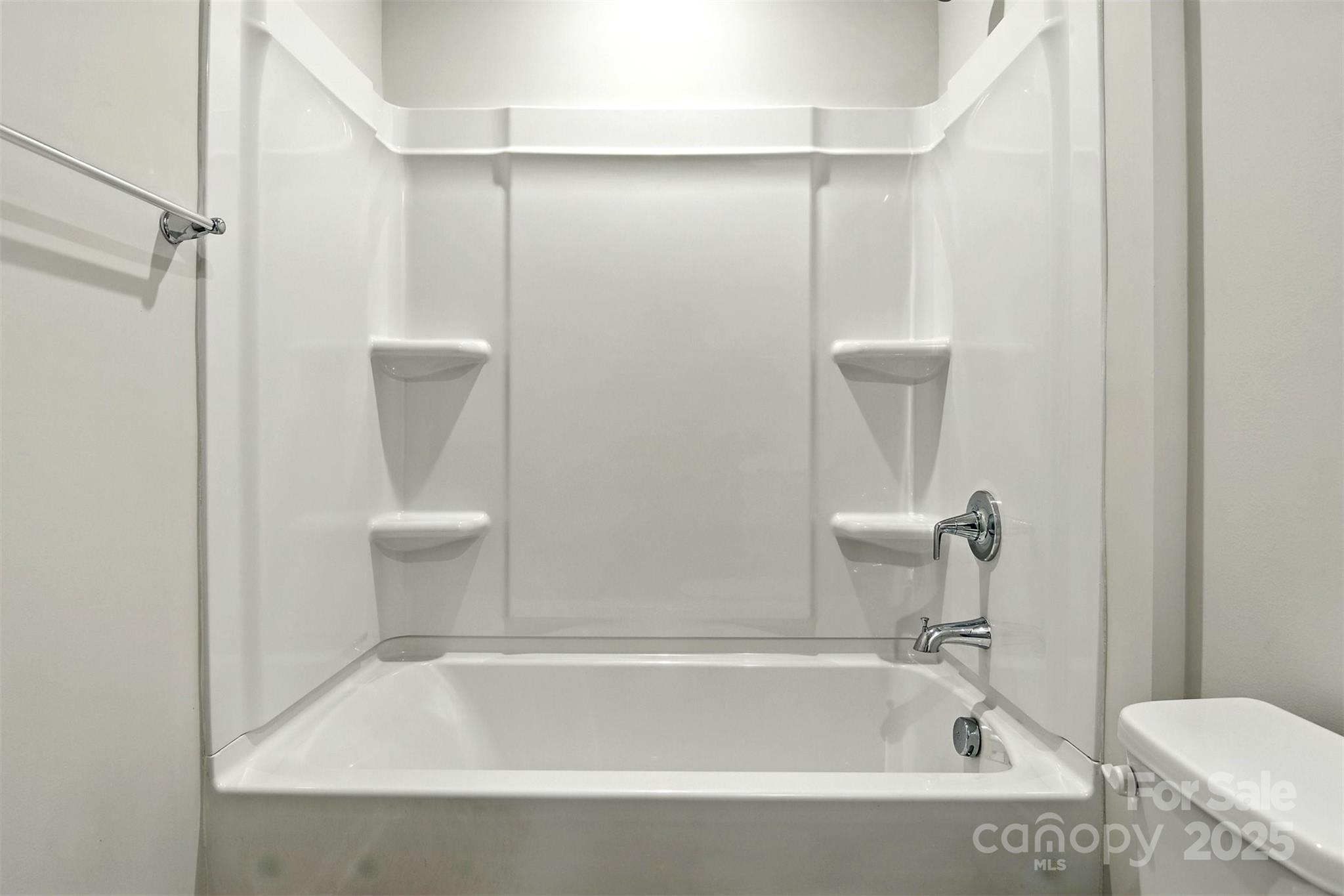 1525 39th Avenue Loop NE Unit: 4