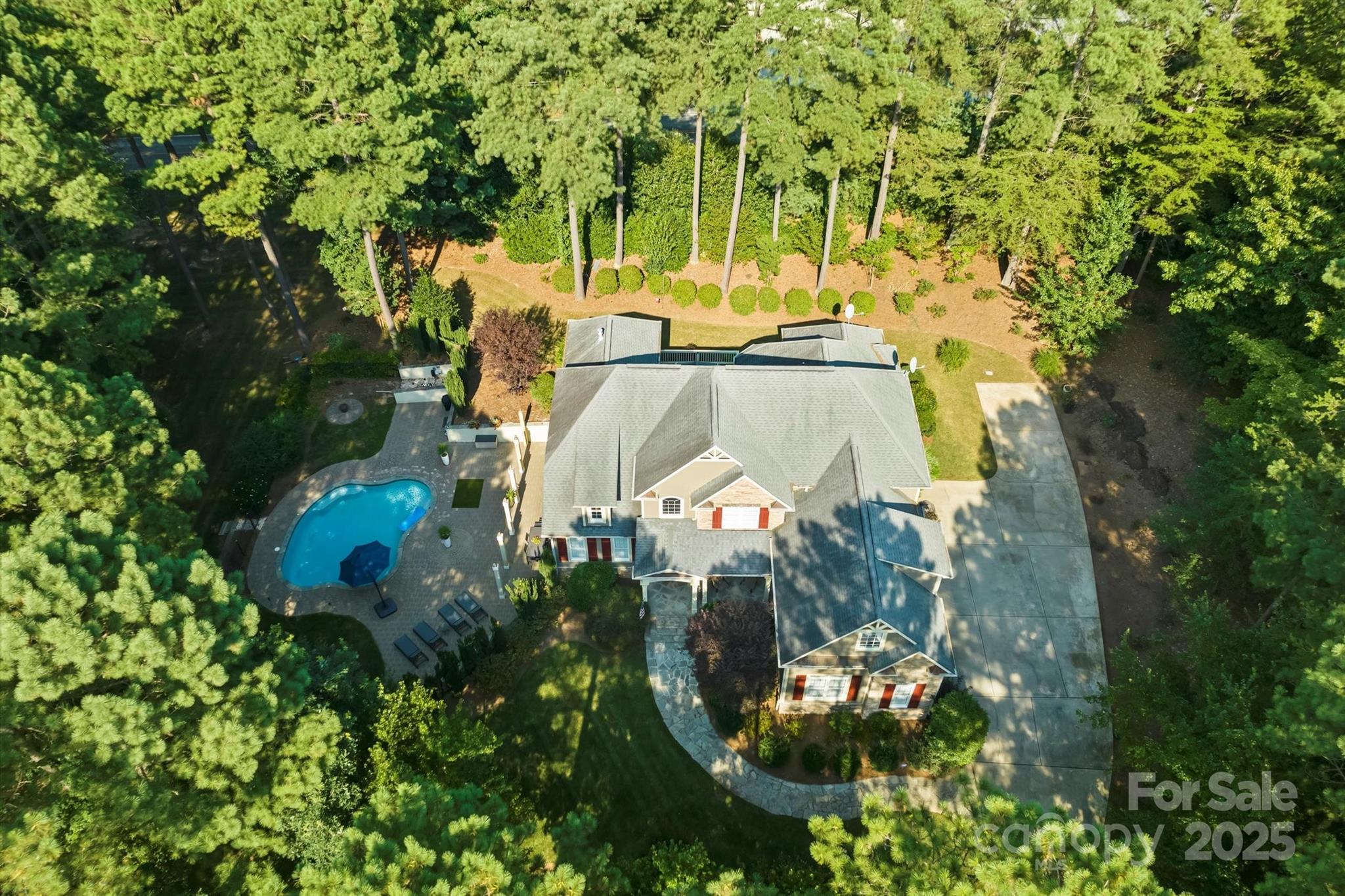 4552 Sawgrass Court