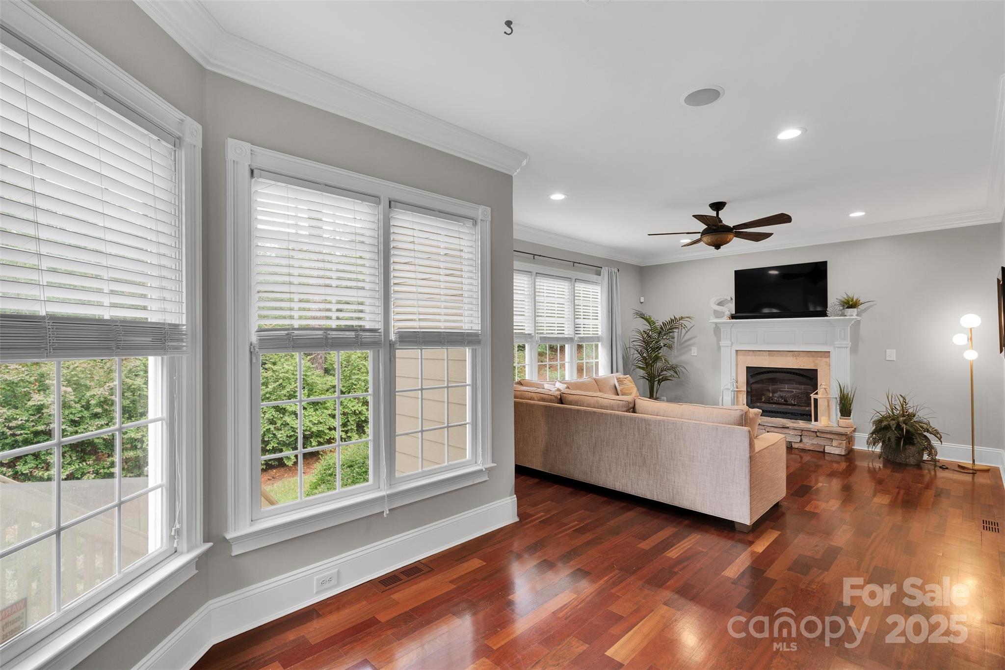 4552 Sawgrass Court