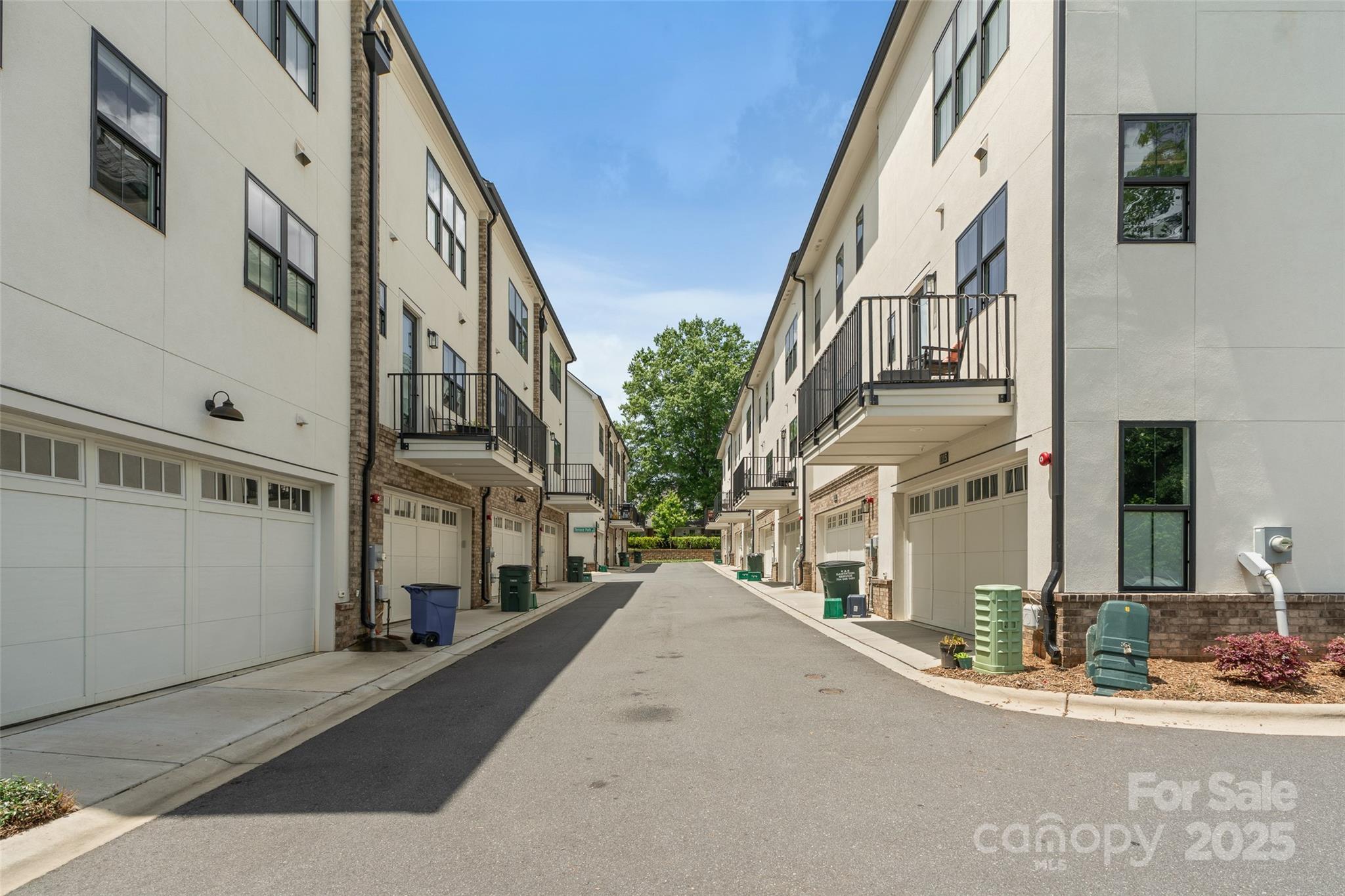 1111 Parkside Greenway Drive