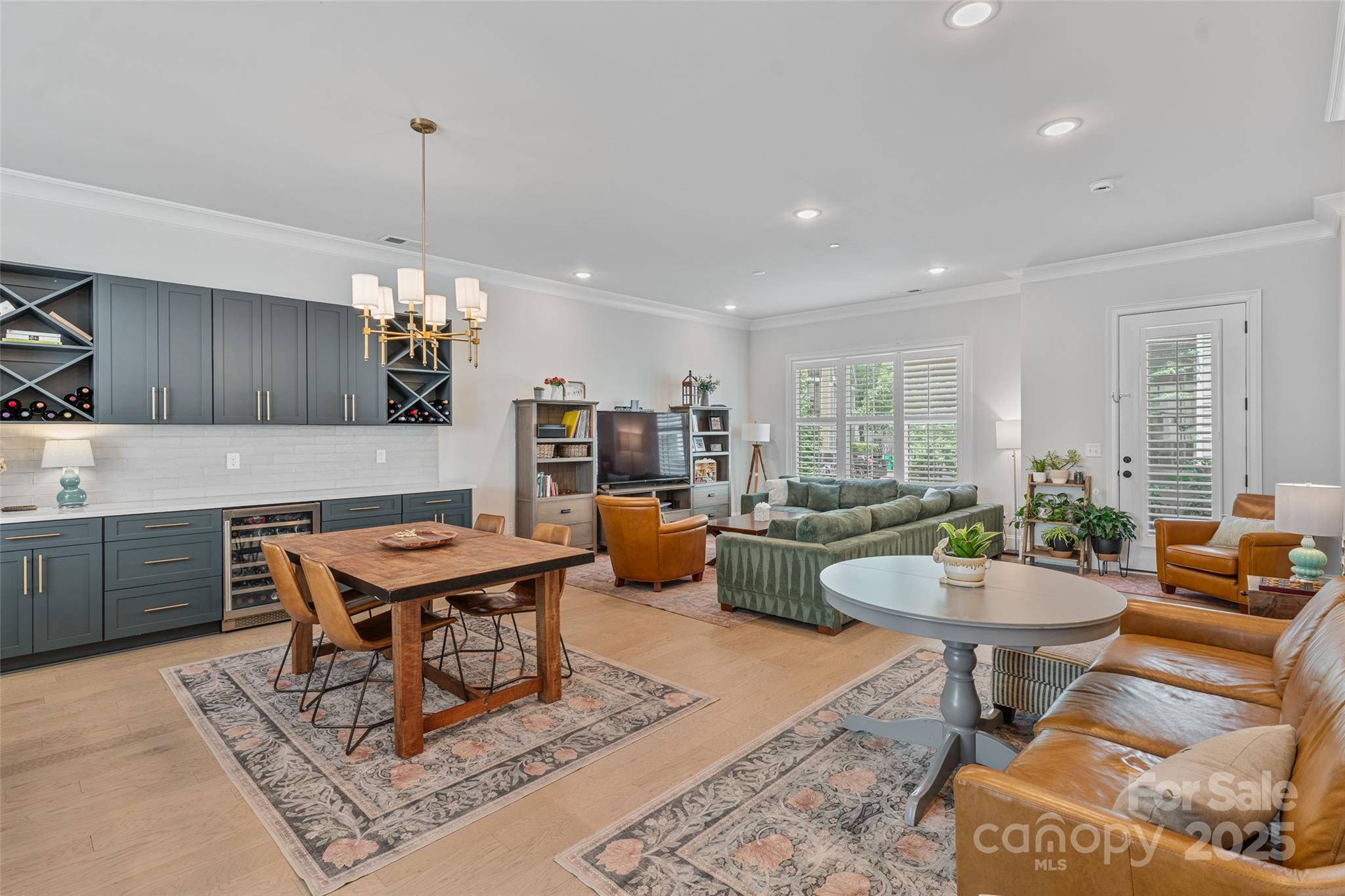 1111 Parkside Greenway Drive