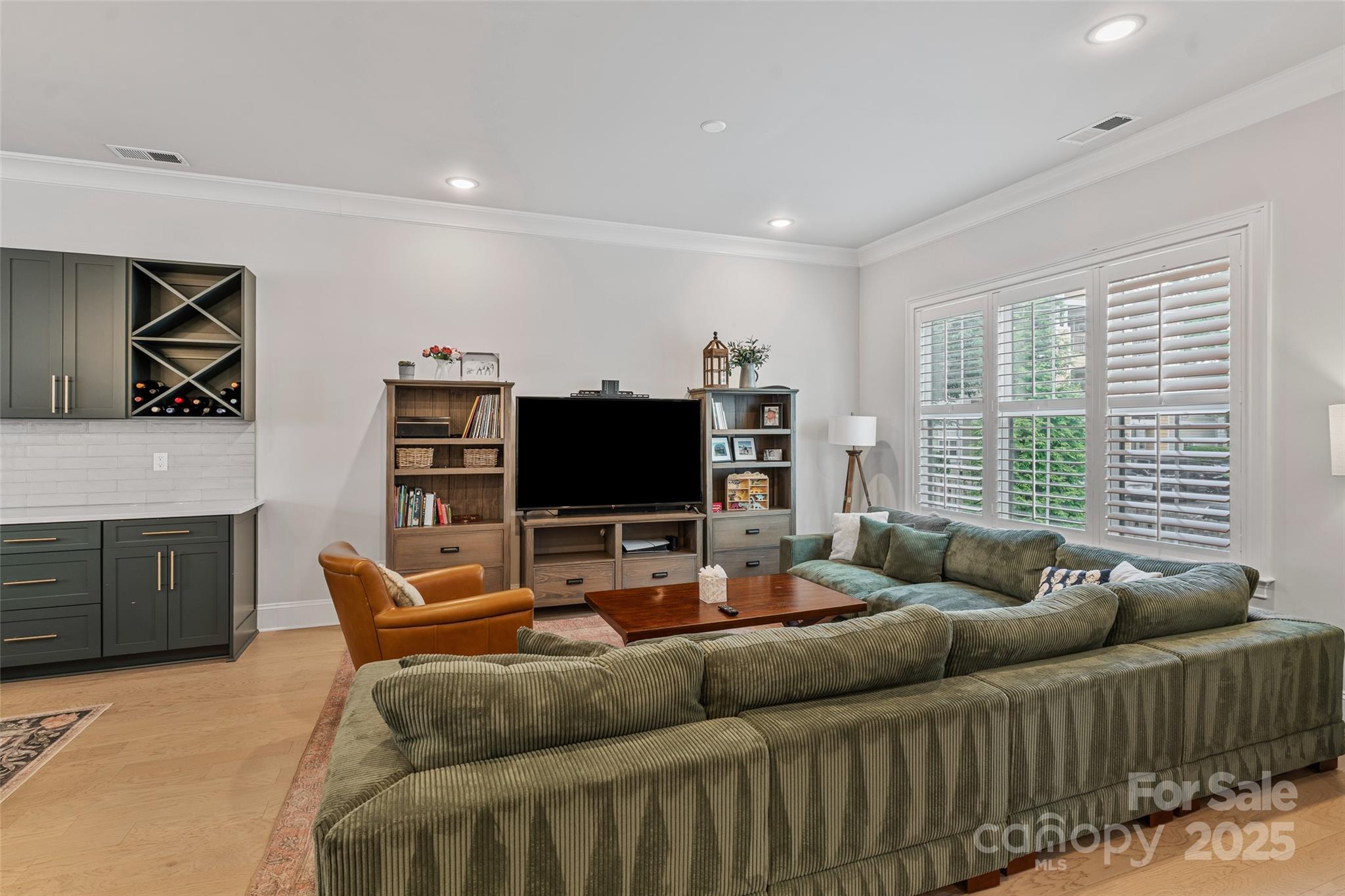 1111 Parkside Greenway Drive