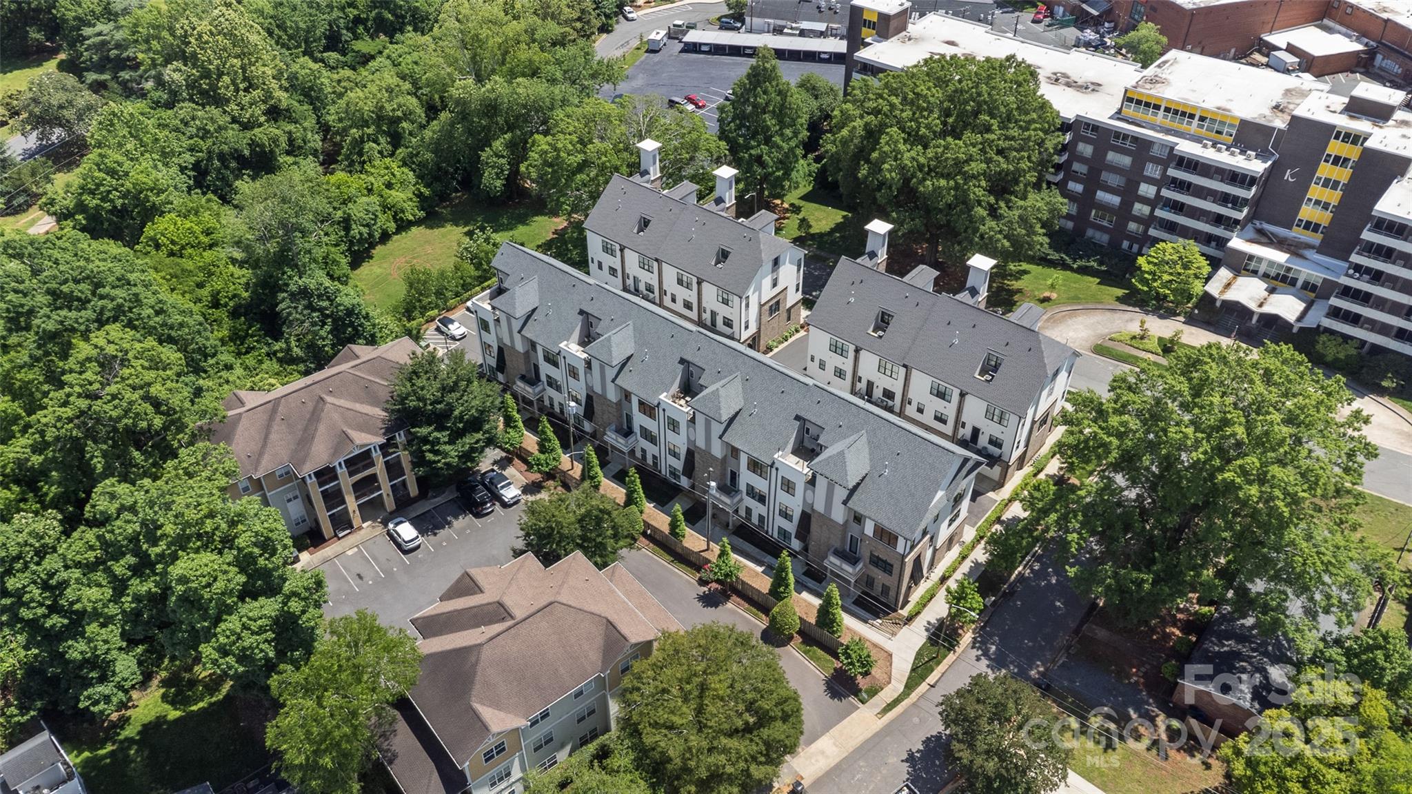 1111 Parkside Greenway Drive