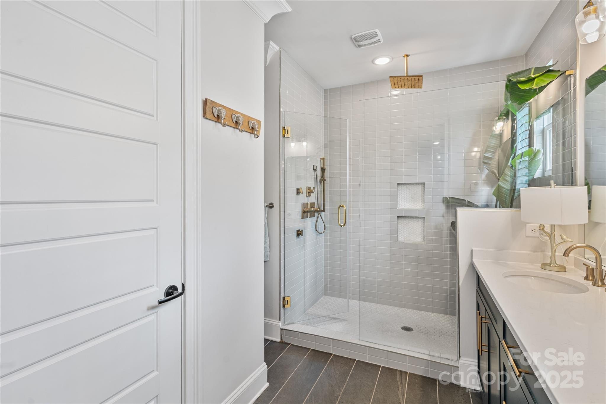 1111 Parkside Greenway Drive