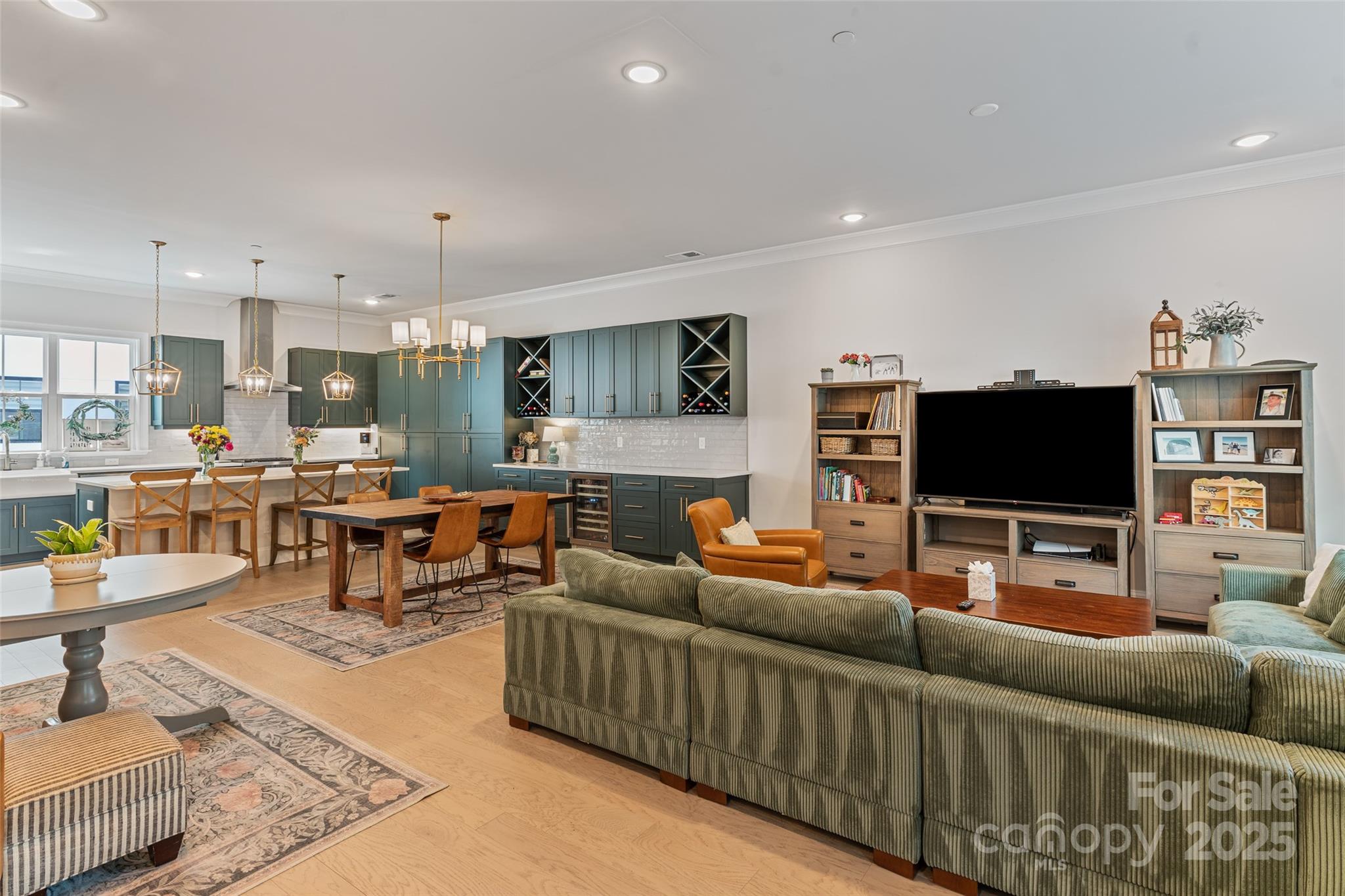 1111 Parkside Greenway Drive