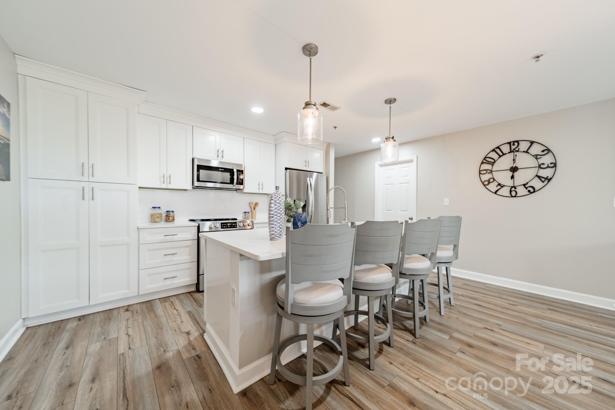 104 Pier 33 Drive Unit: 303