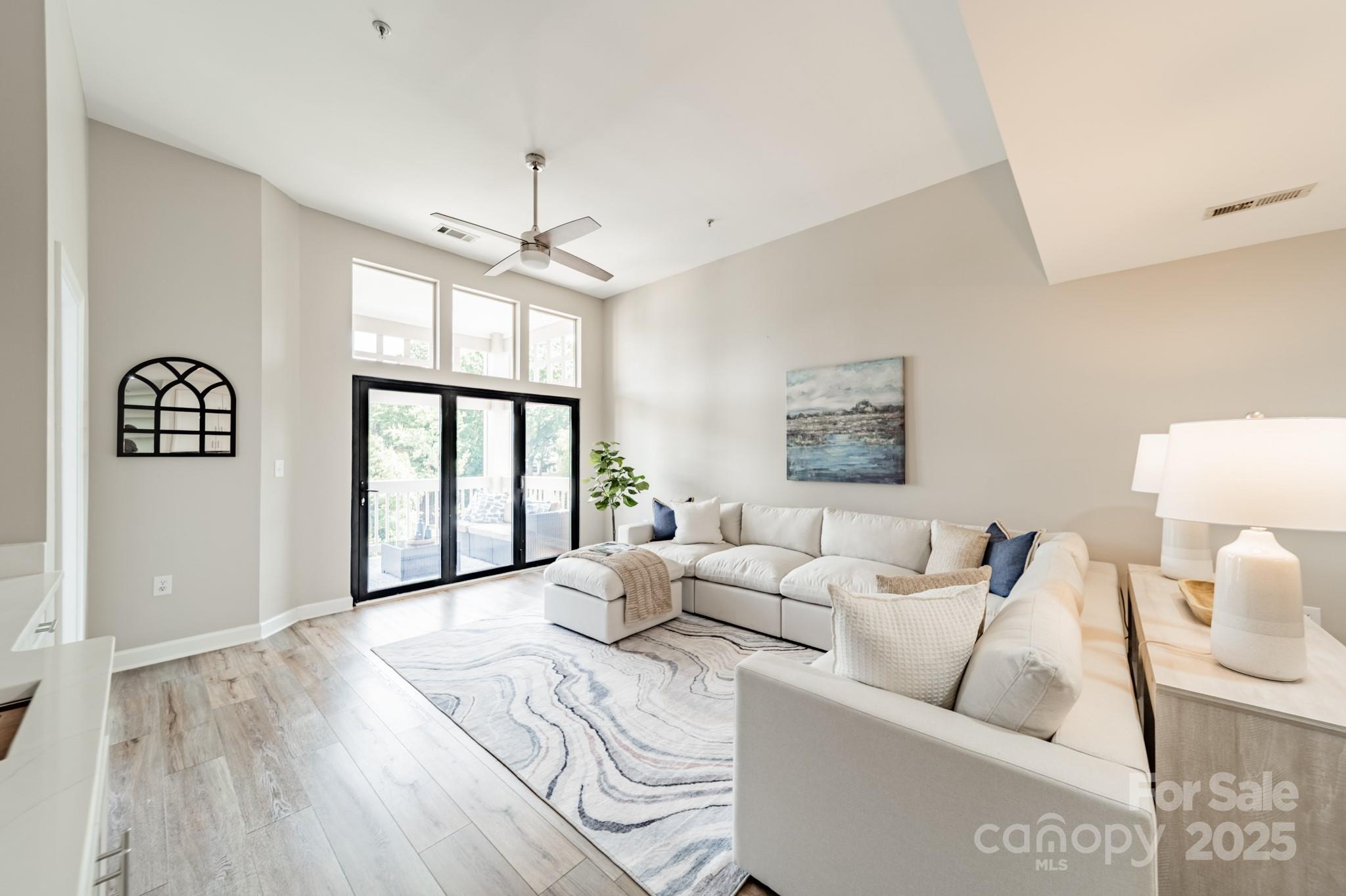 104 Pier 33 Drive Unit: 303