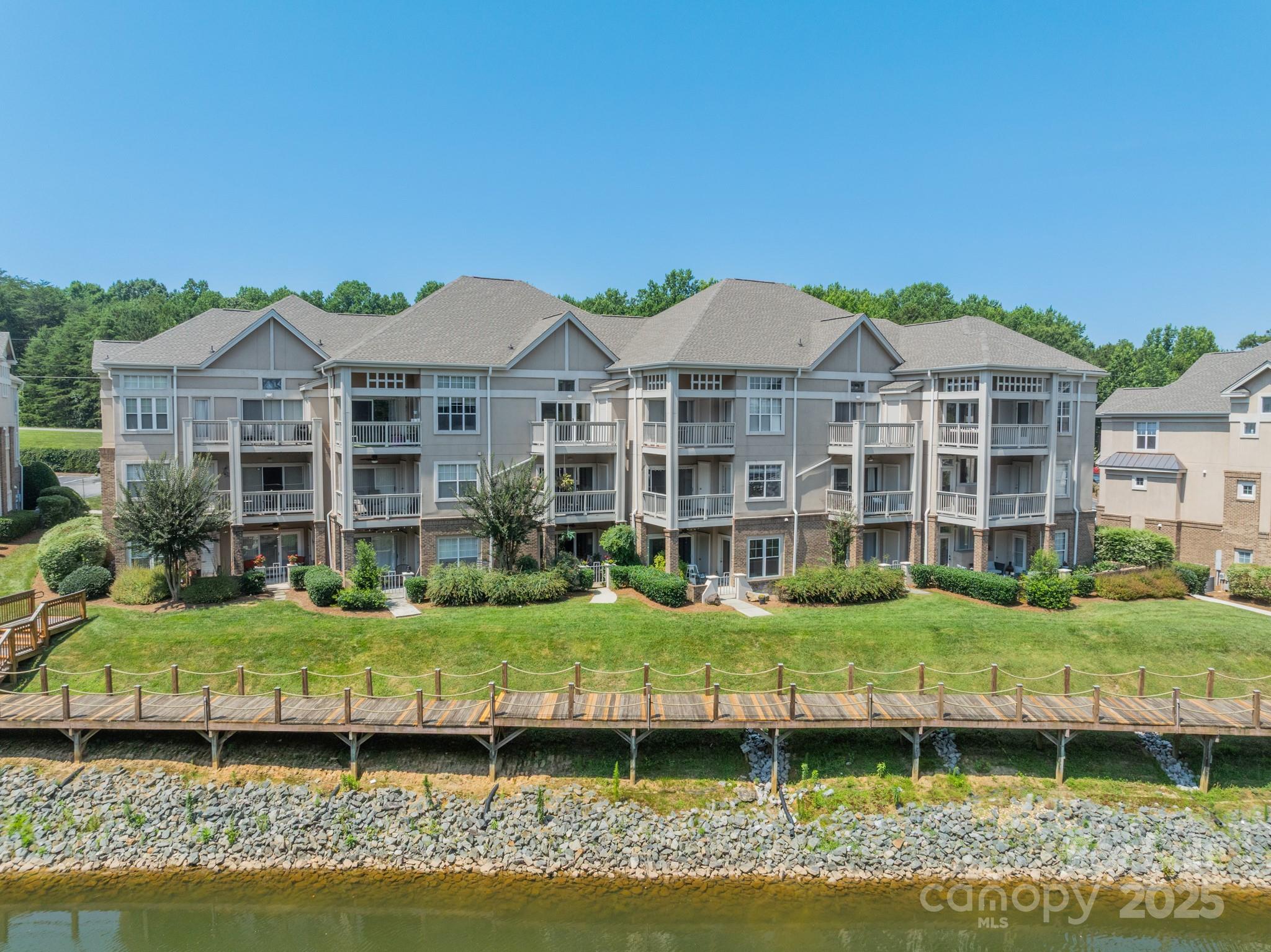 104 Pier 33 Drive Unit: 303