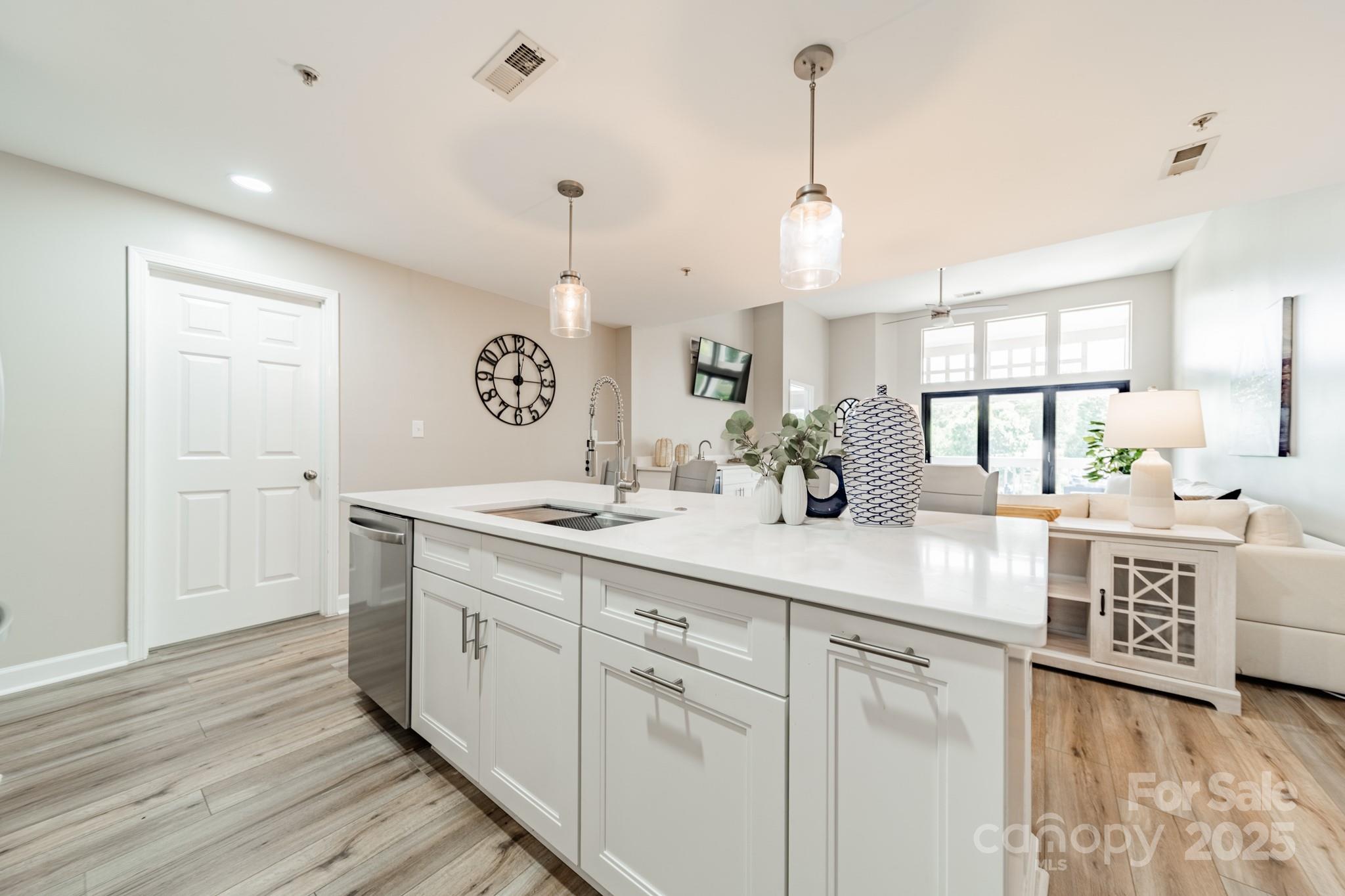 104 Pier 33 Drive Unit: 303
