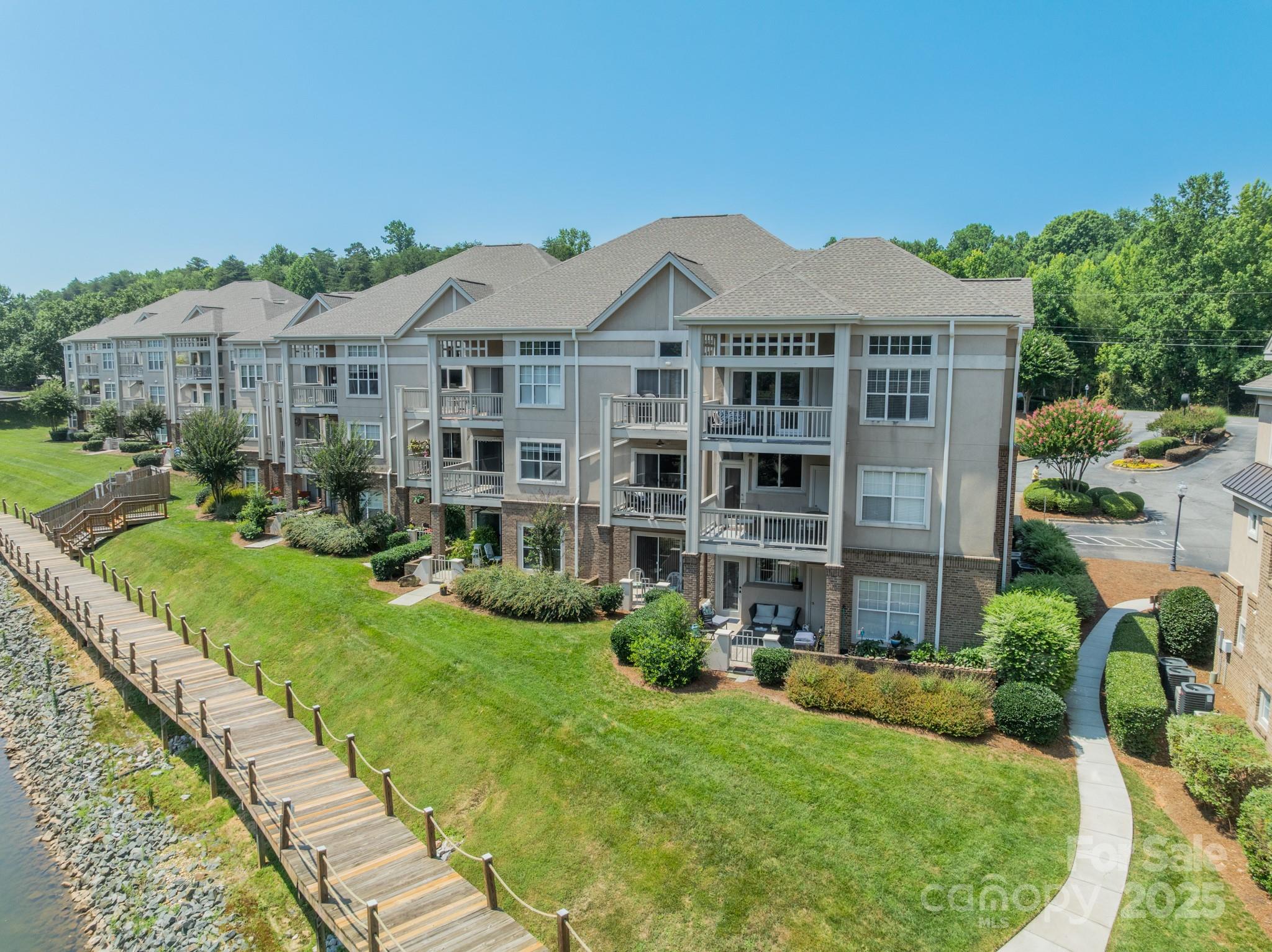 104 Pier 33 Drive Unit: 303