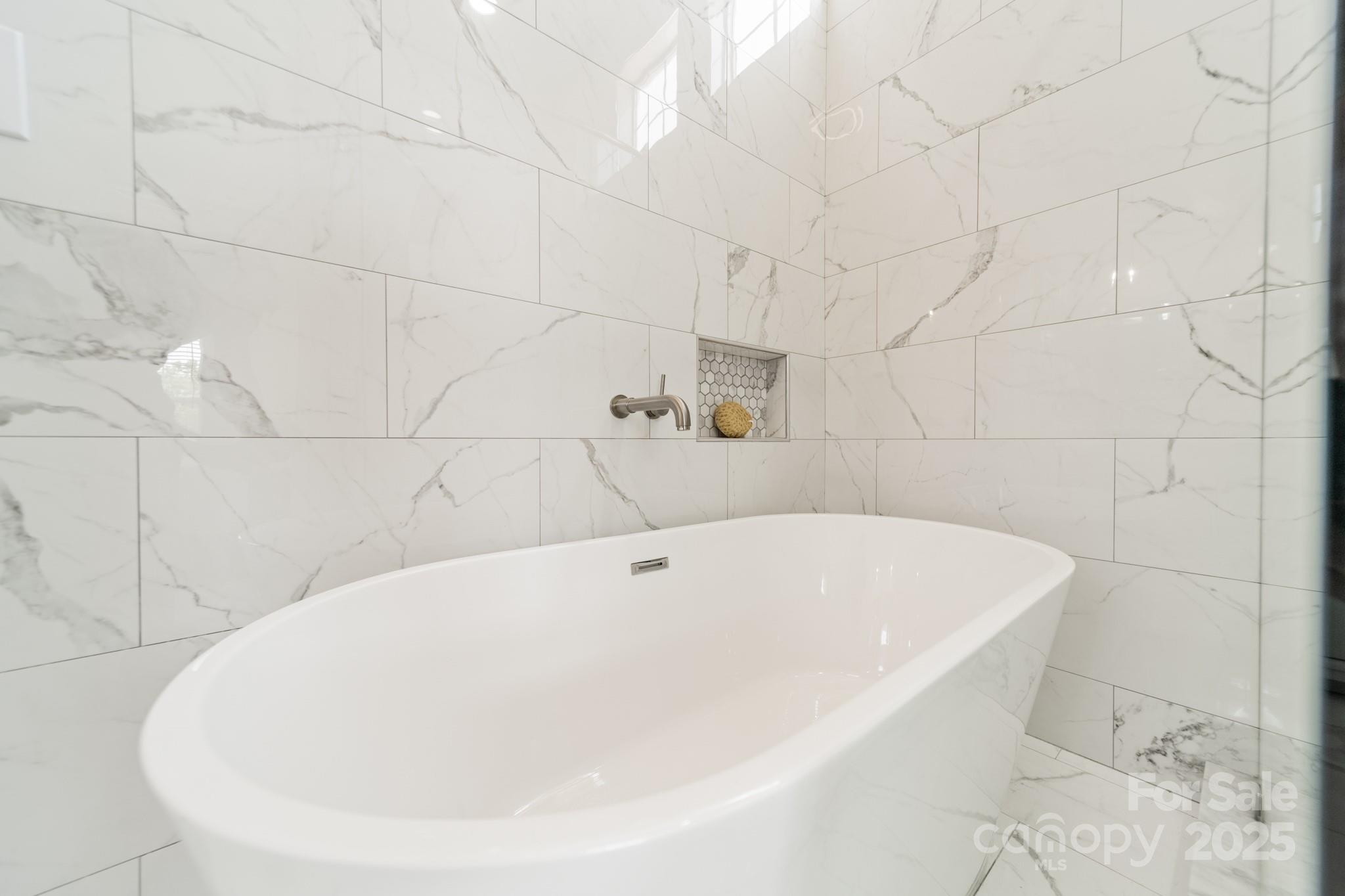 104 Pier 33 Drive Unit: 303