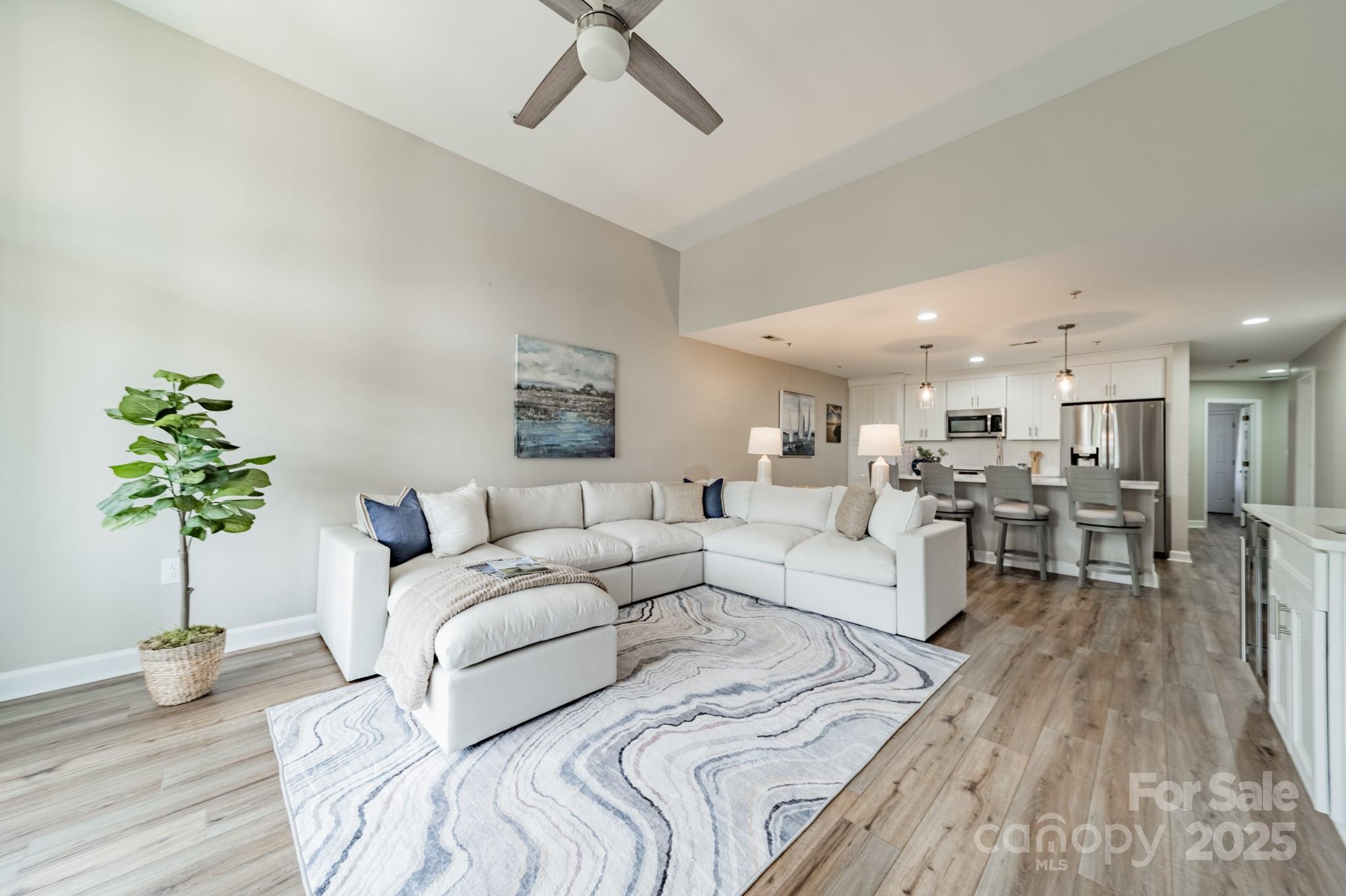 104 Pier 33 Drive Unit: 303