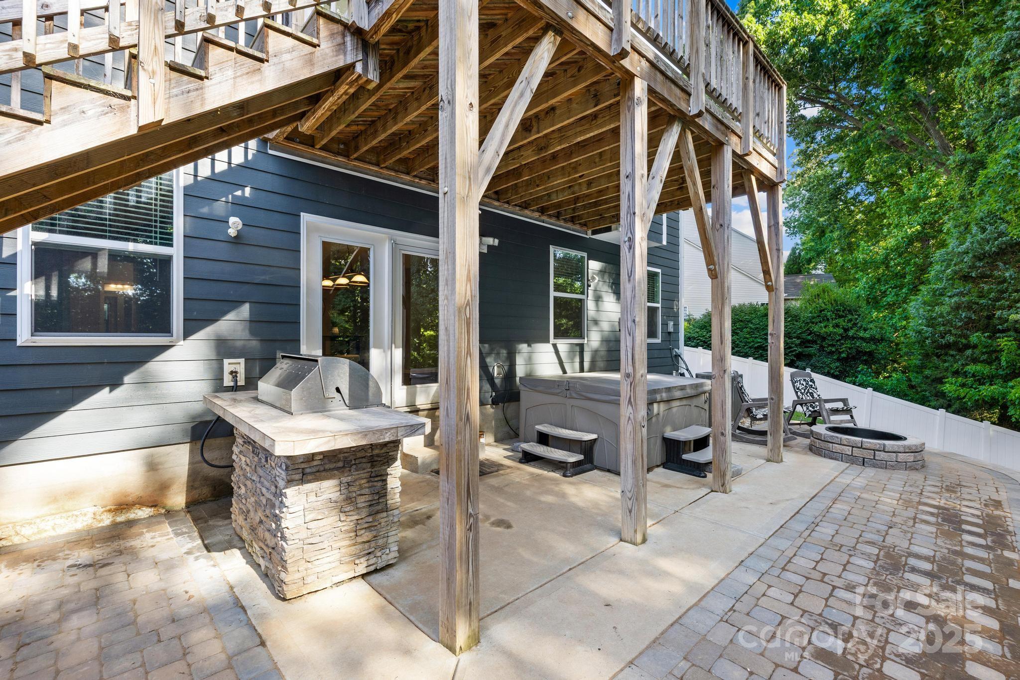 113 Glastonbury Drive