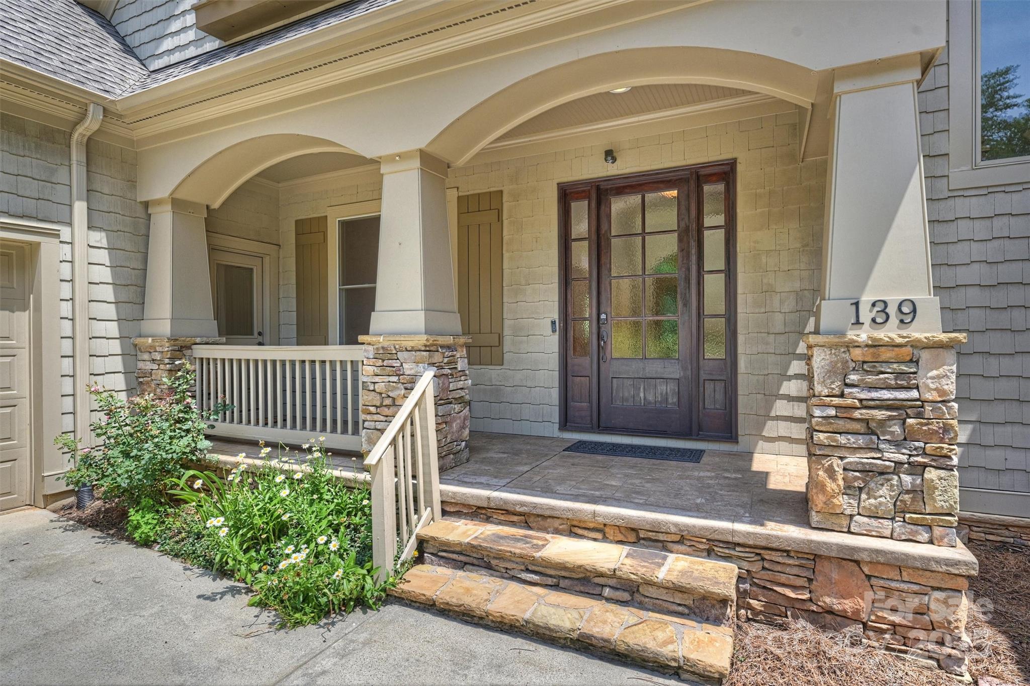 139 E Callicutt Trail