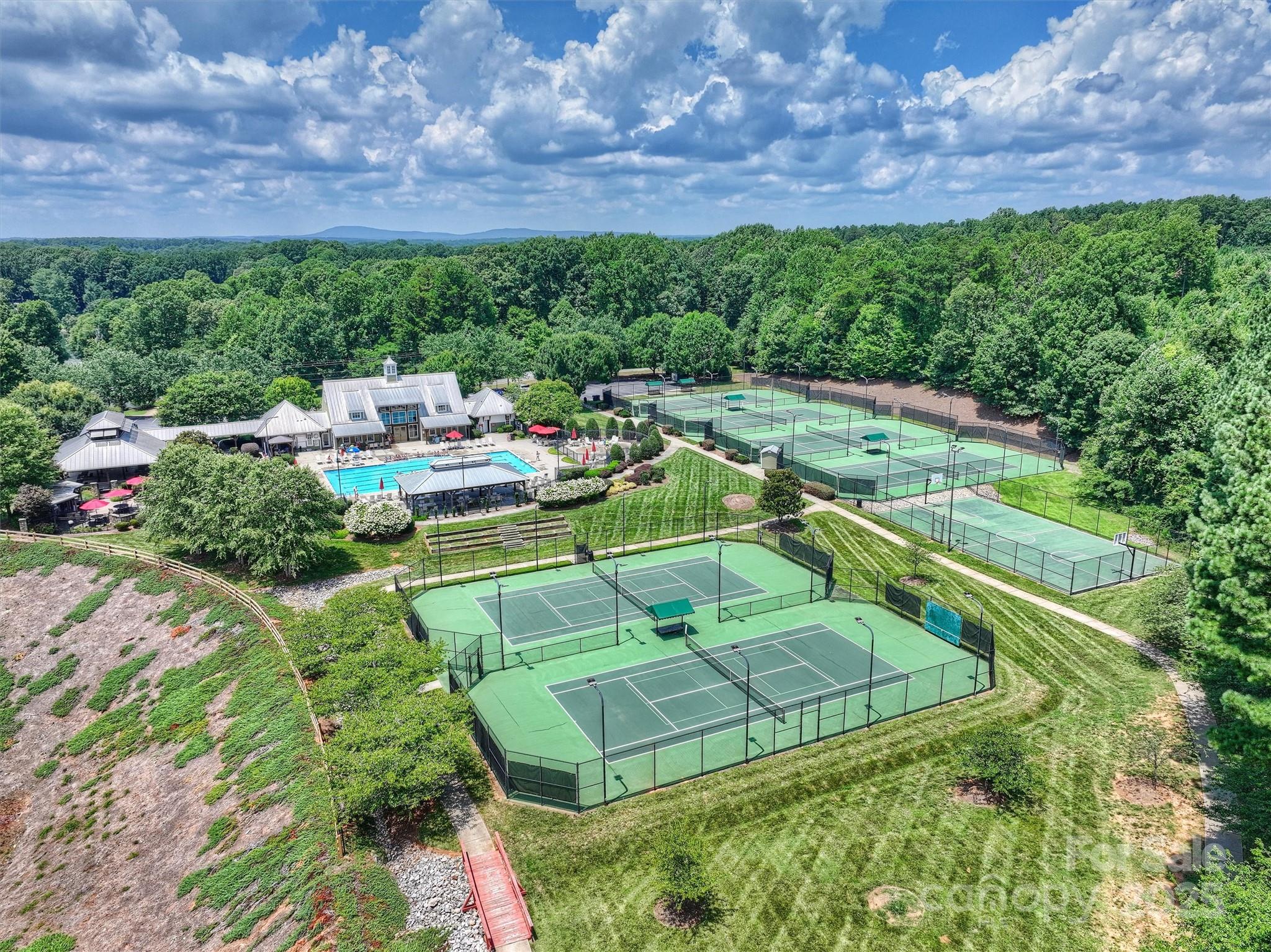 139 E Callicutt Trail