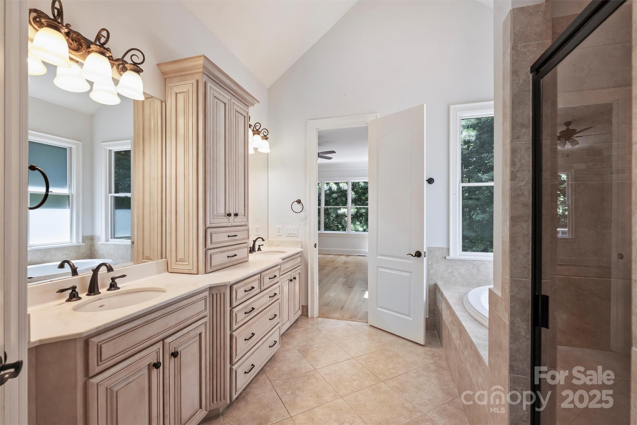 139 E Callicutt Trail