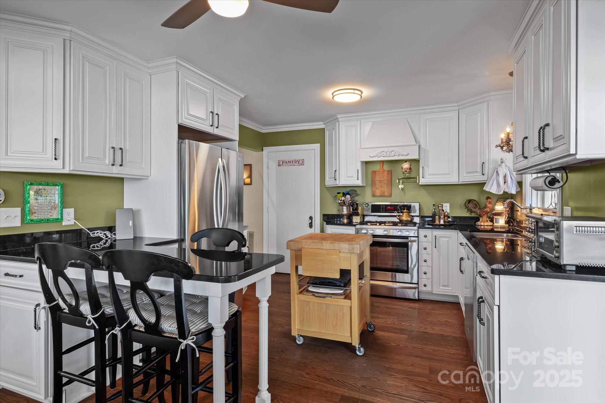 754 Lakeview Shores Loop