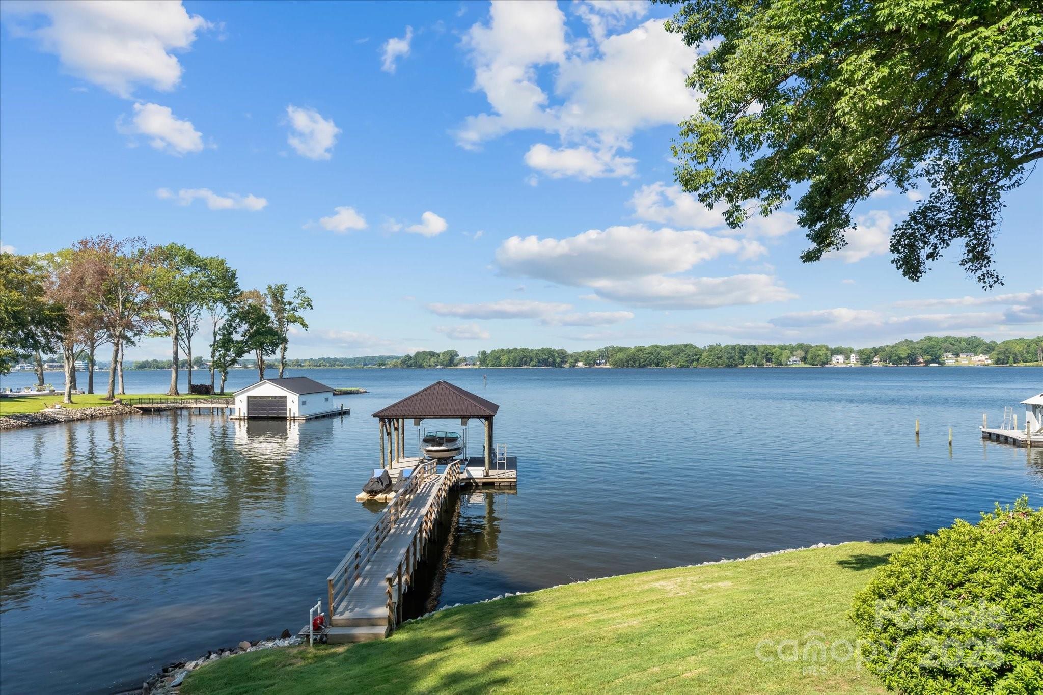 754 Lakeview Shores Loop