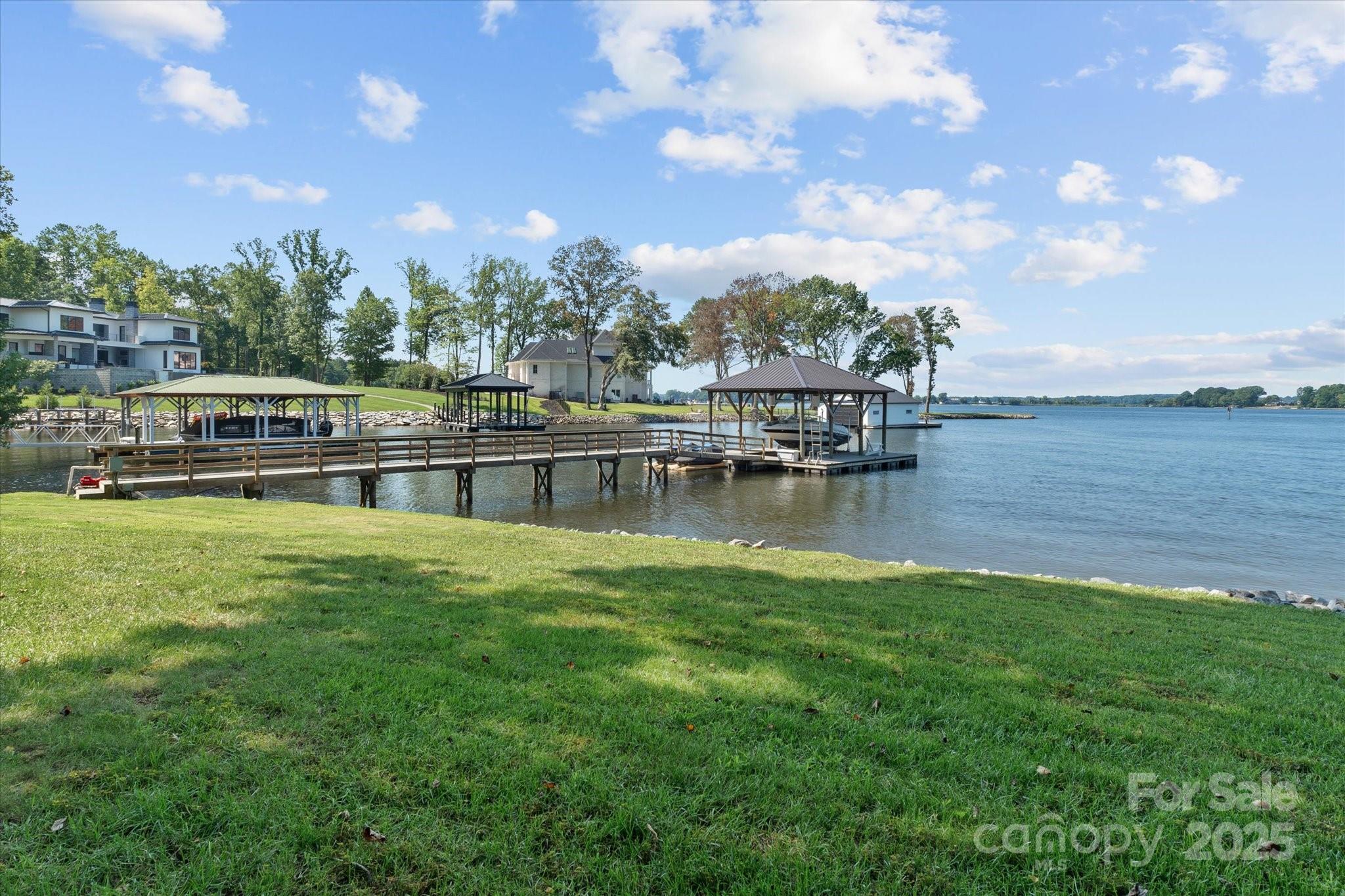 754 Lakeview Shores Loop