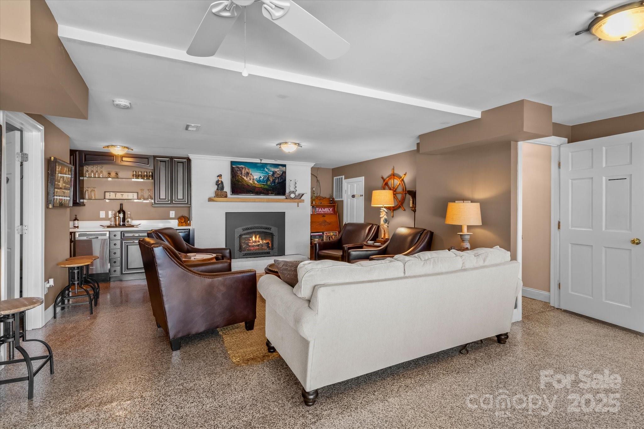 754 Lakeview Shores Loop