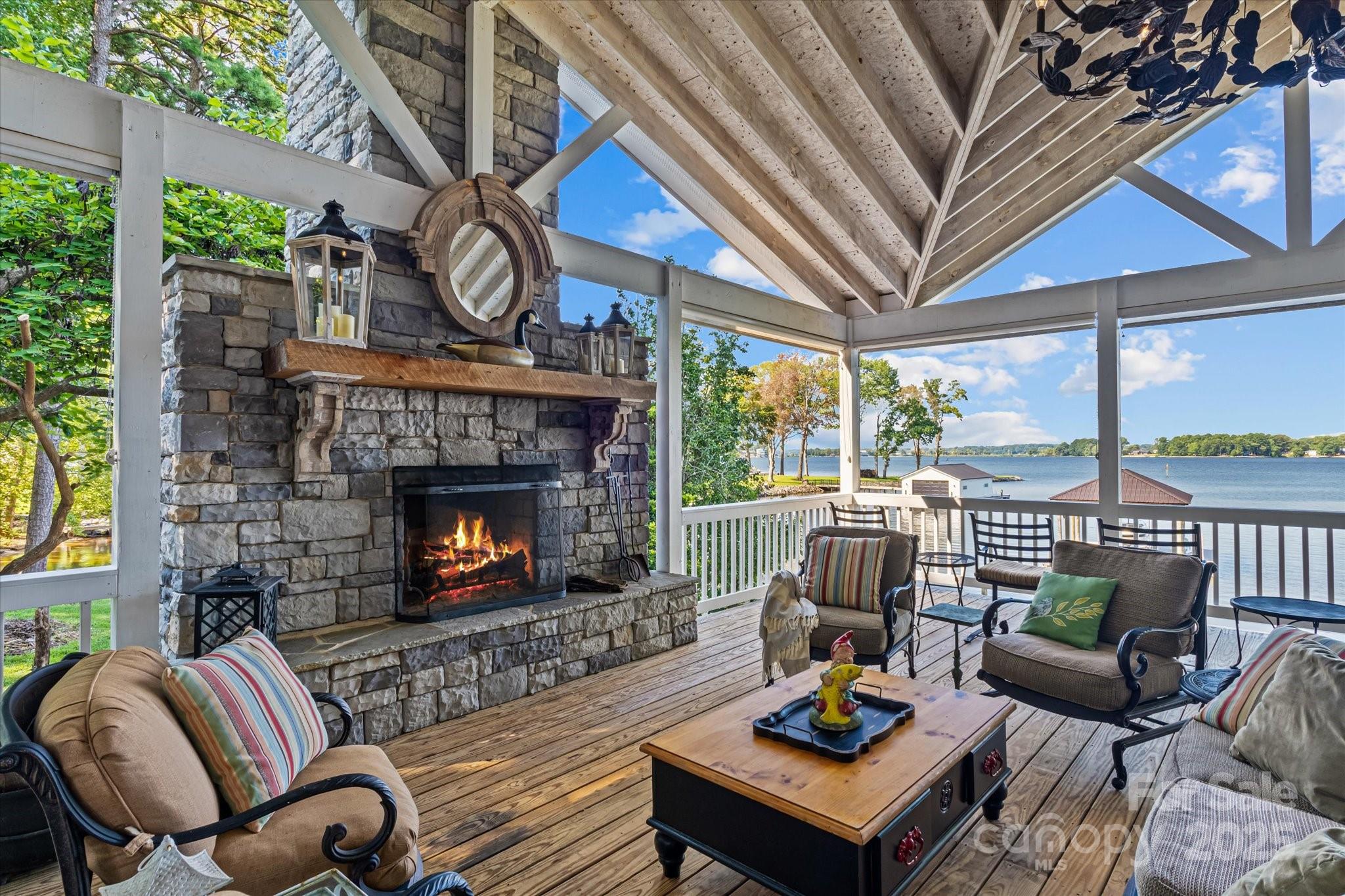 754 Lakeview Shores Loop