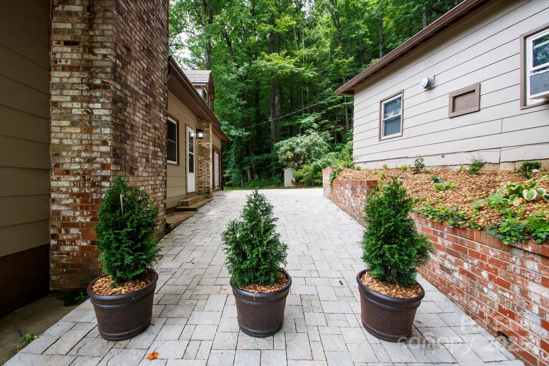 6836 Richland Road