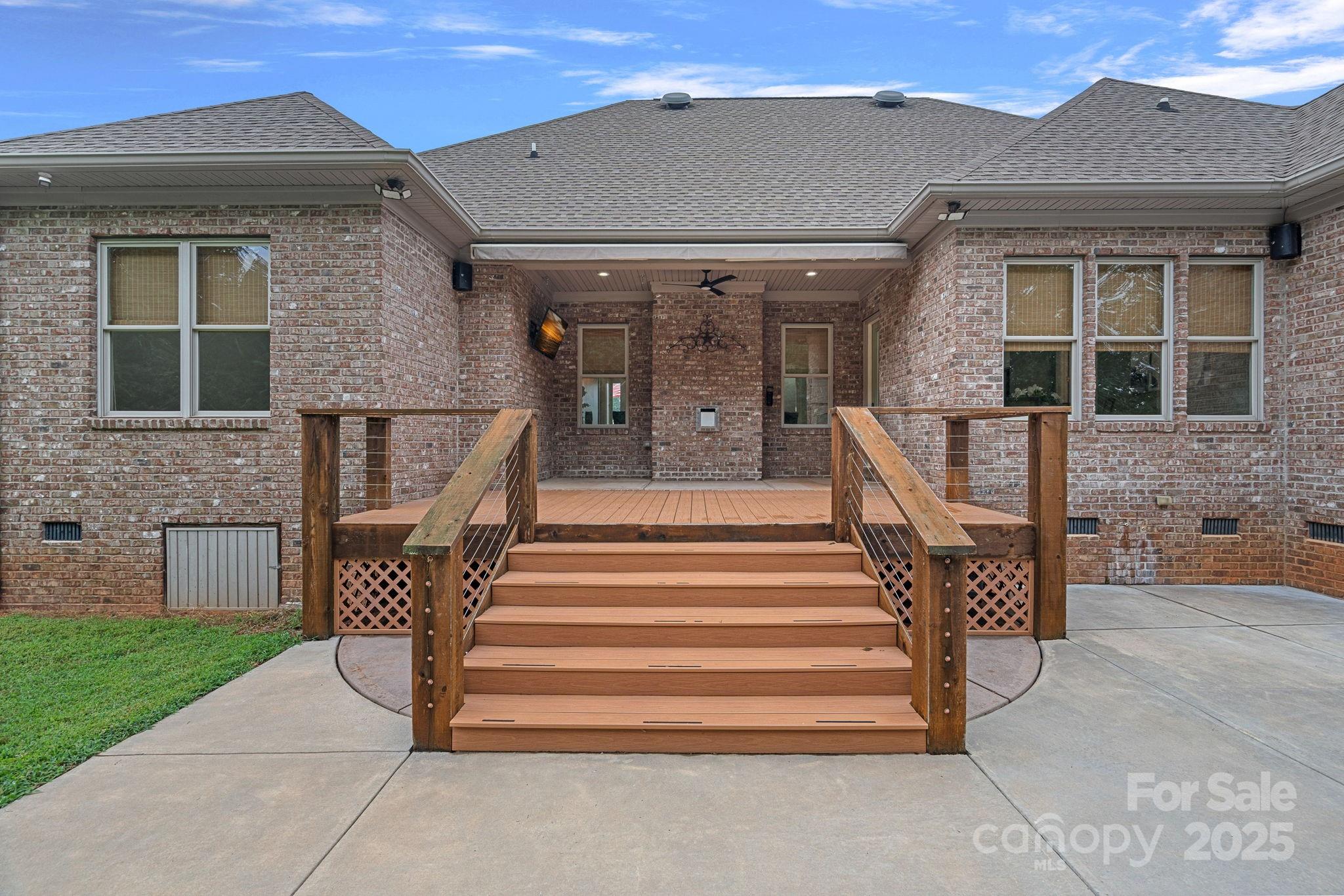 175 Savannah Crossing Drive