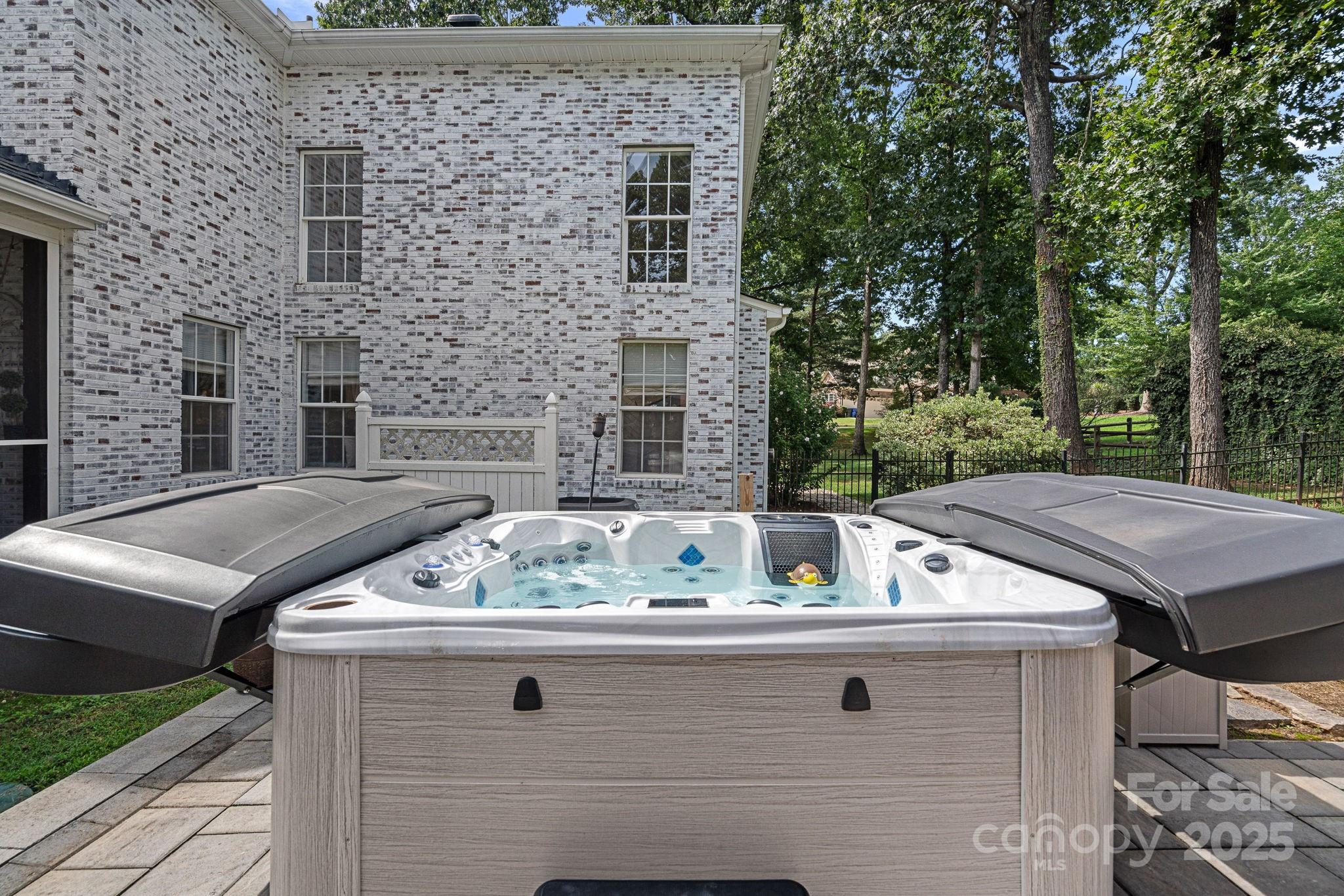 125 Woodstream Circle