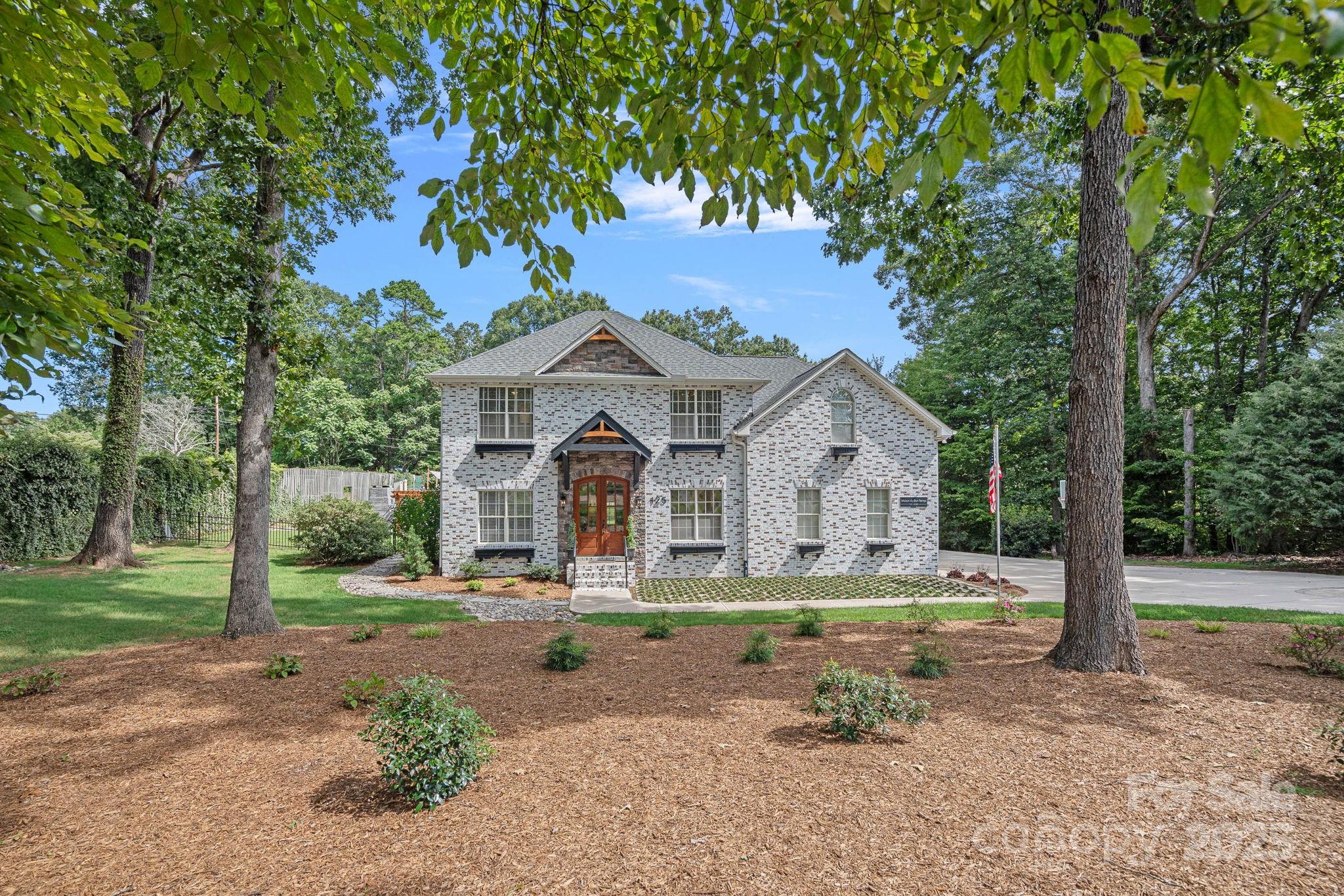 125 Woodstream Circle