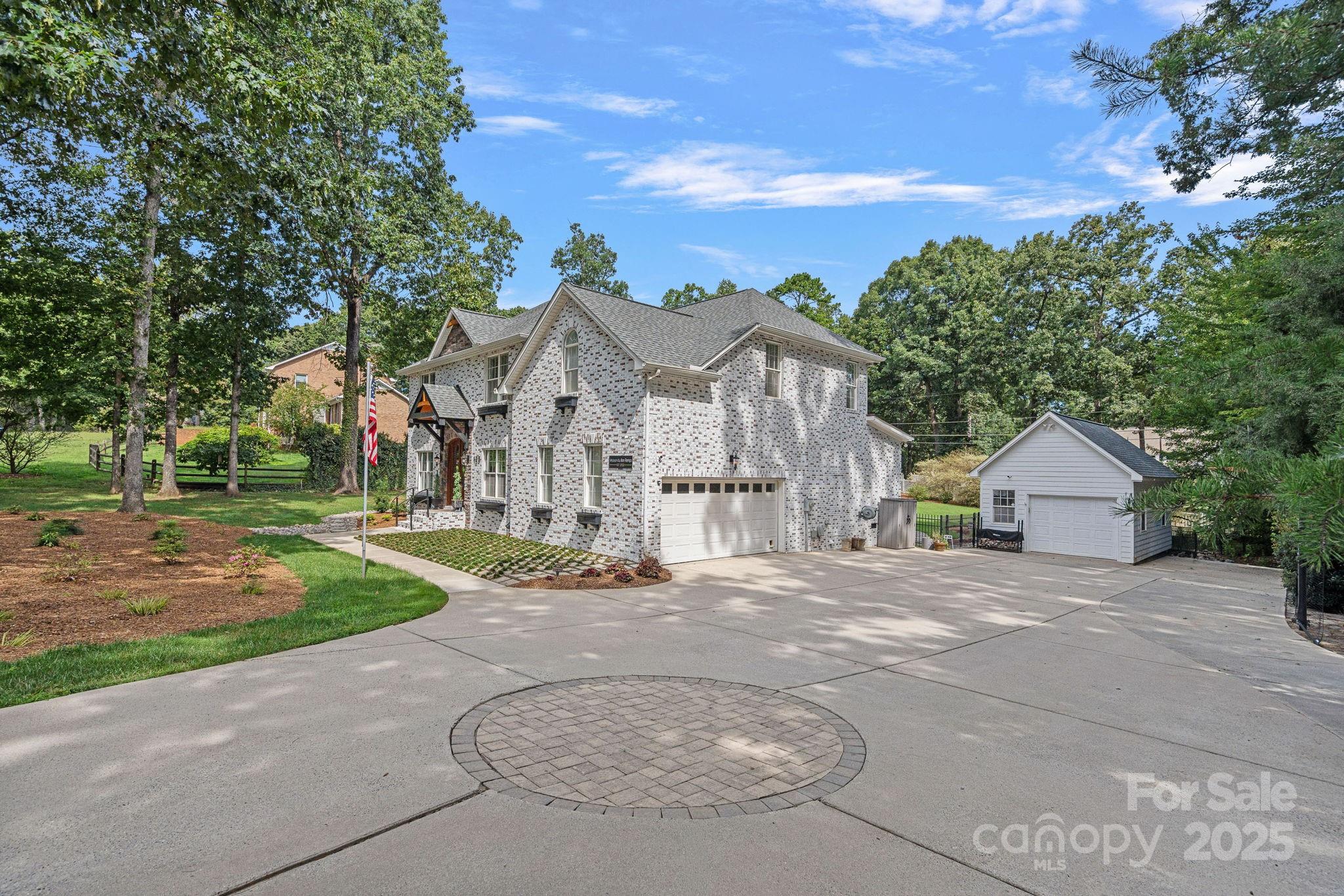 125 Woodstream Circle