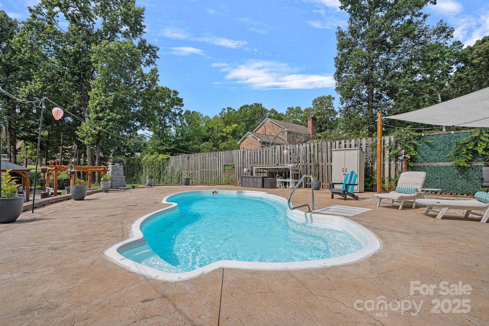 125 Woodstream Circle