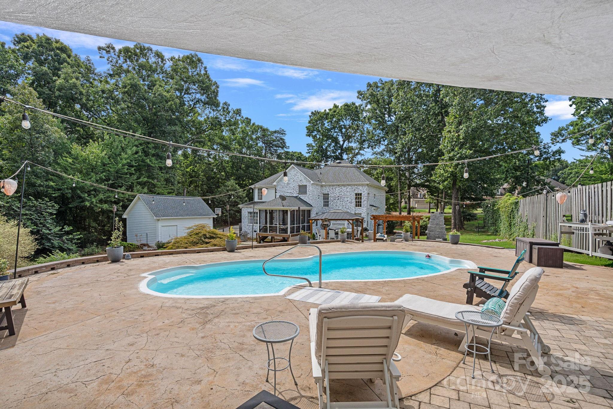 125 Woodstream Circle