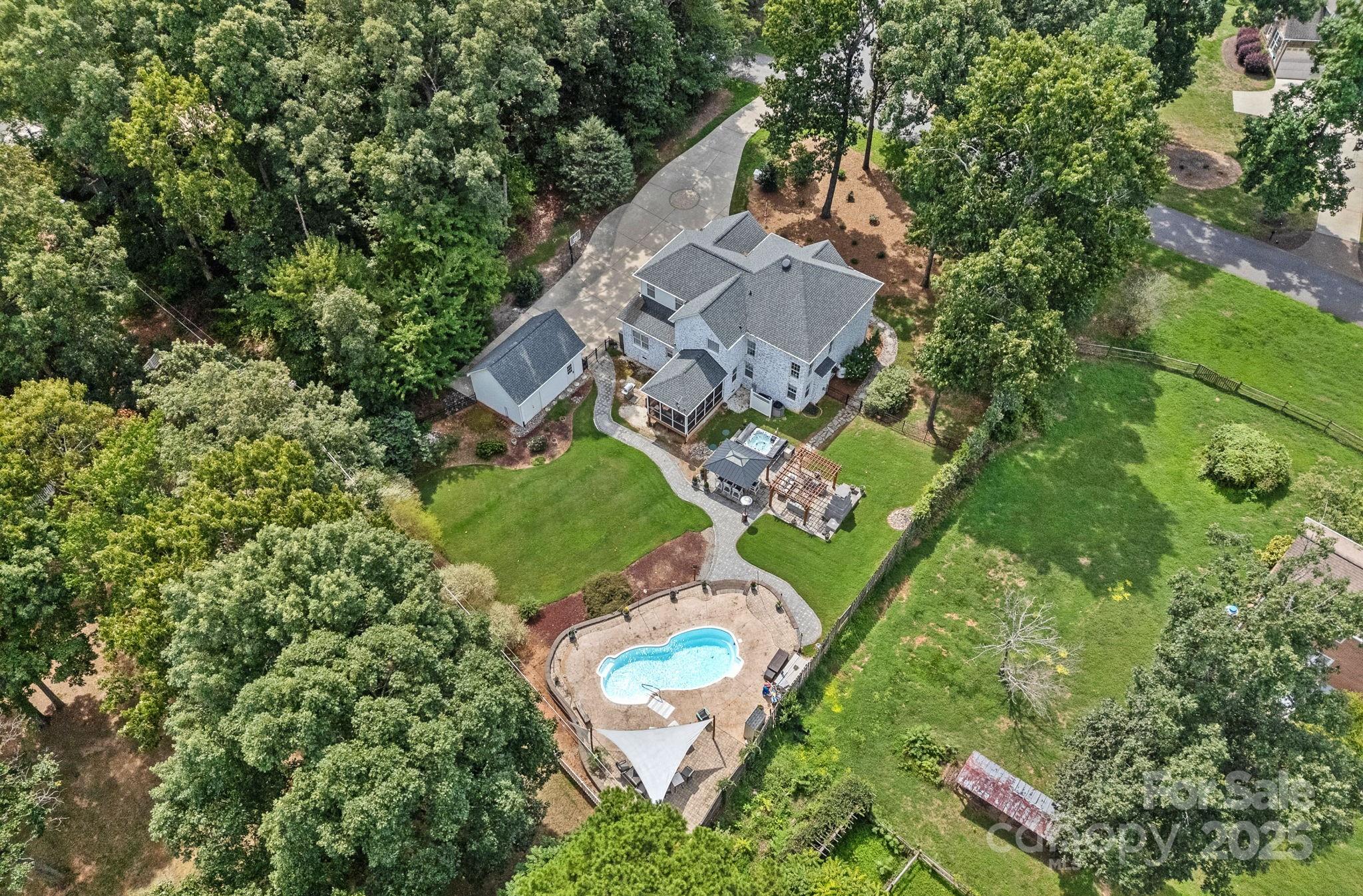 125 Woodstream Circle