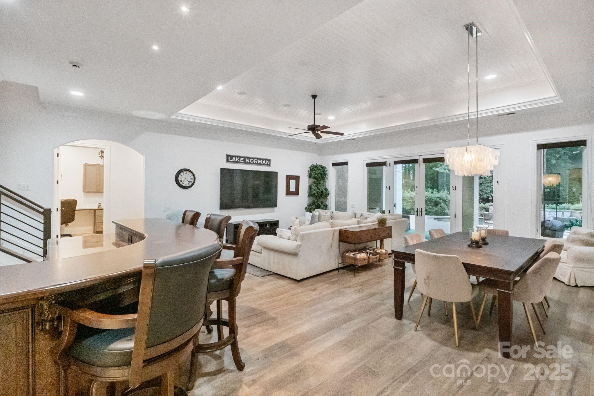 105 Breakwater Court