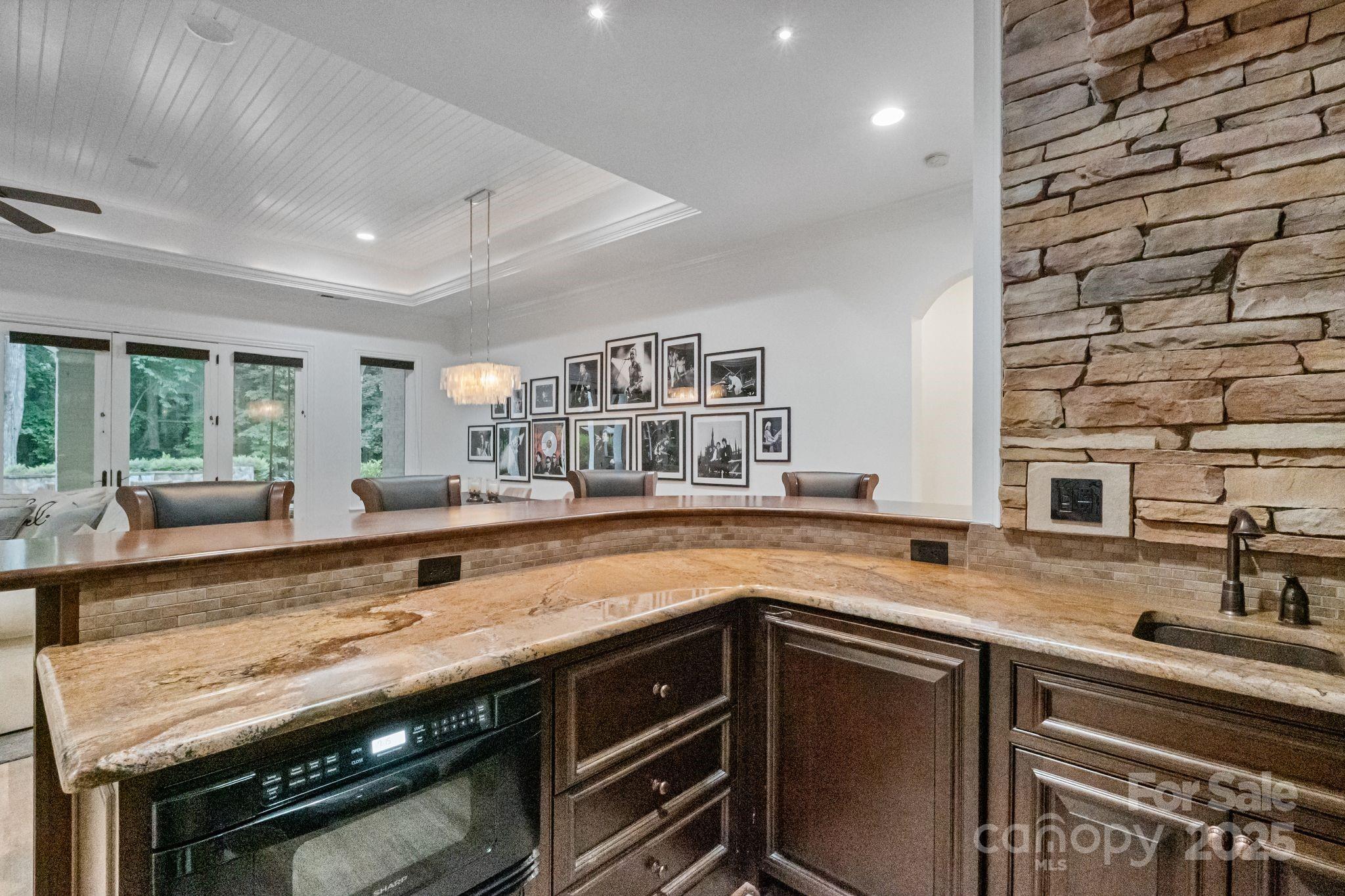105 Breakwater Court