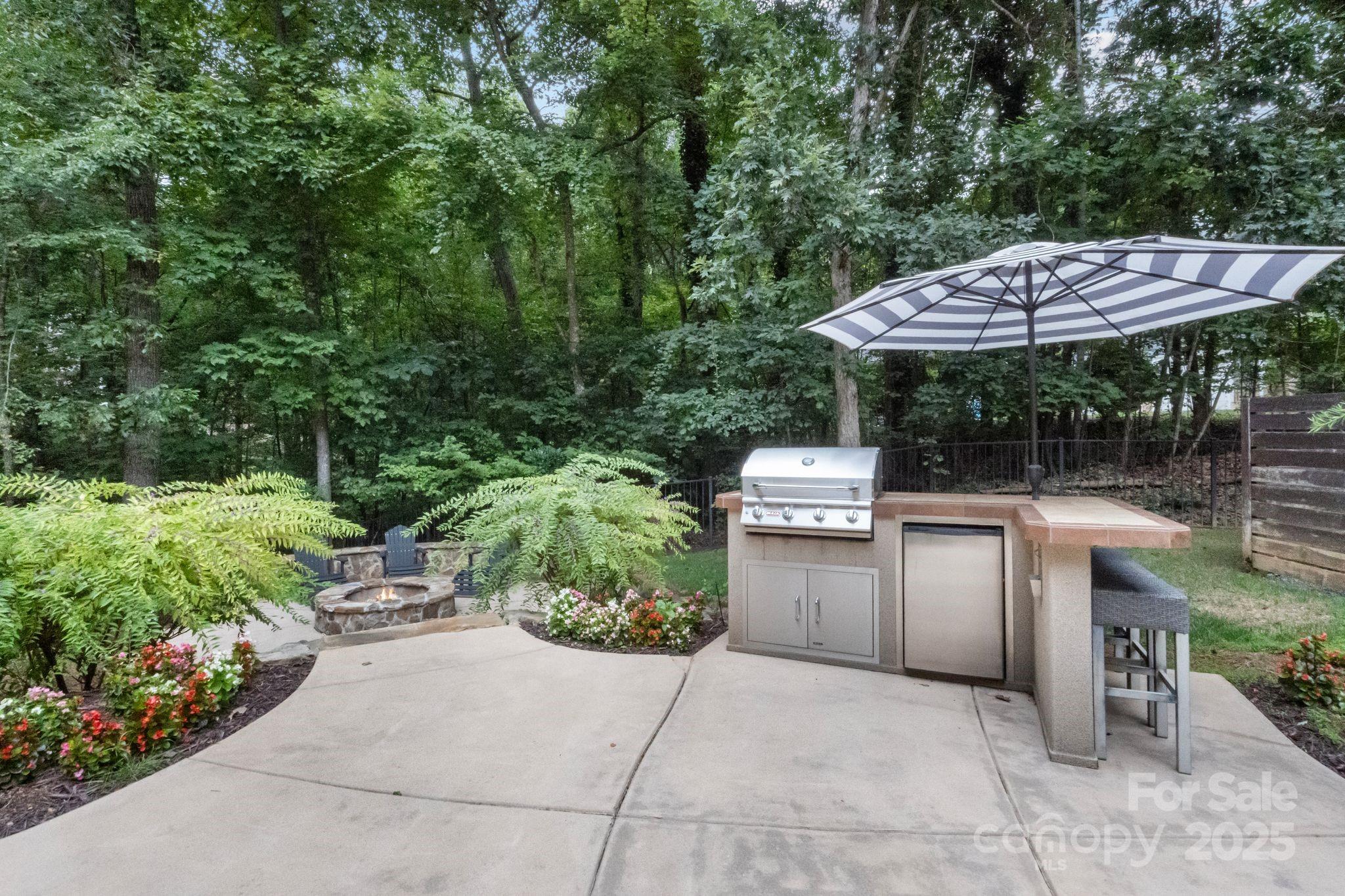 105 Breakwater Court