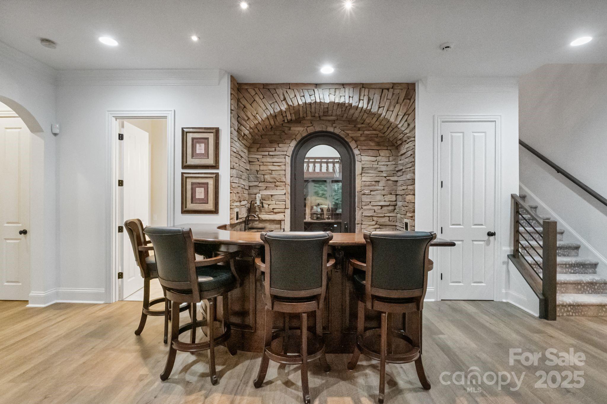105 Breakwater Court