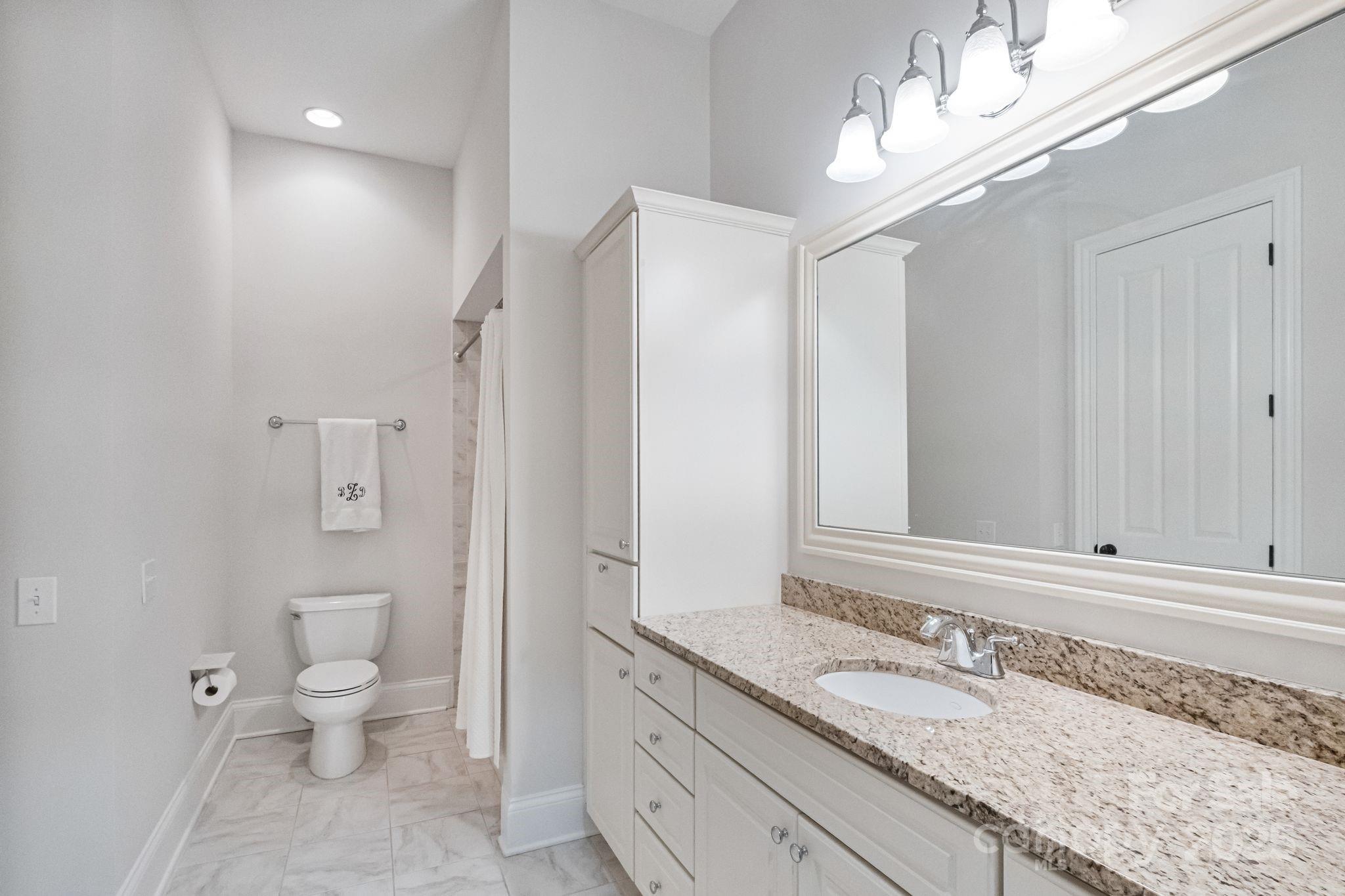 105 Breakwater Court