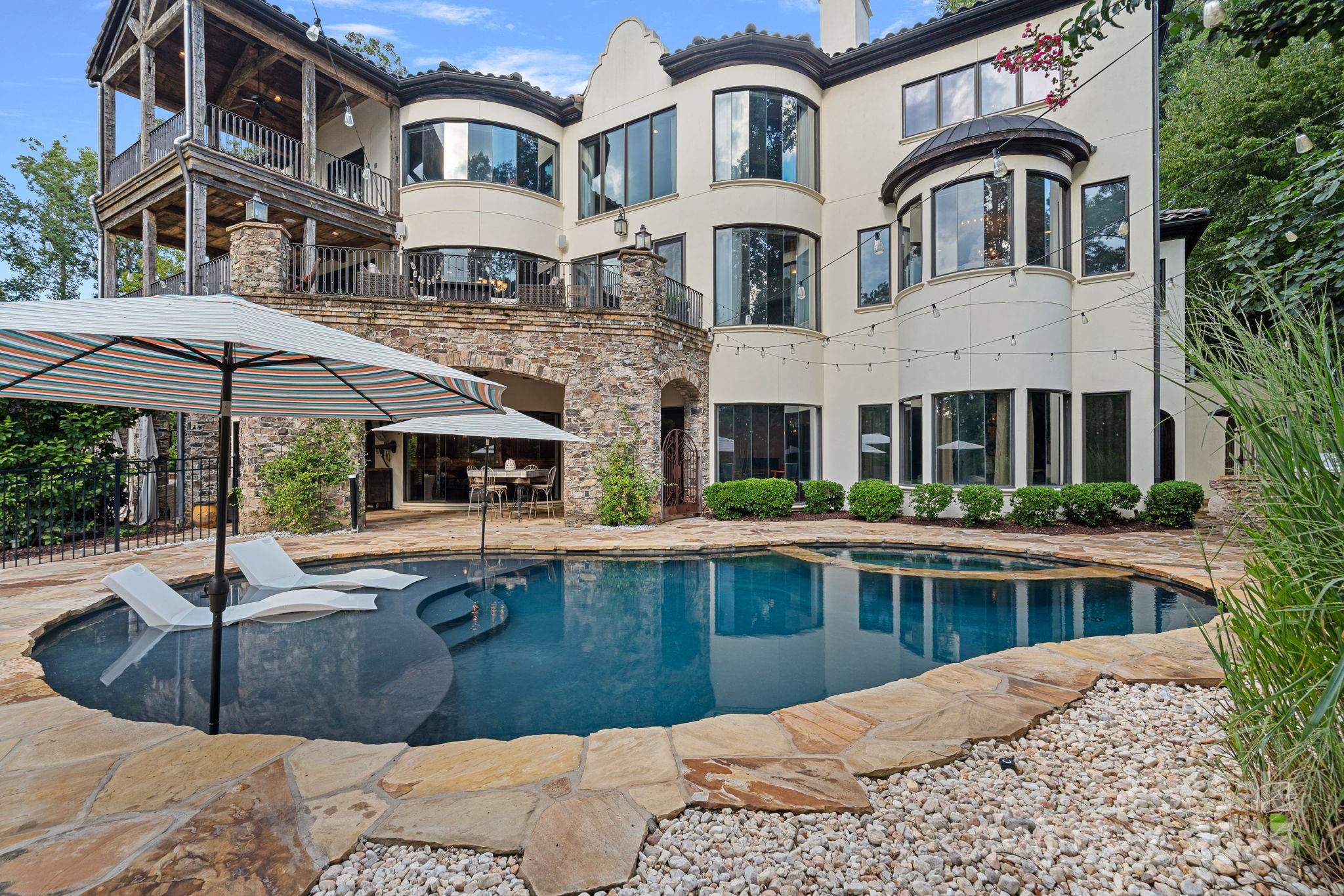 6821 Pebble Bay Drive