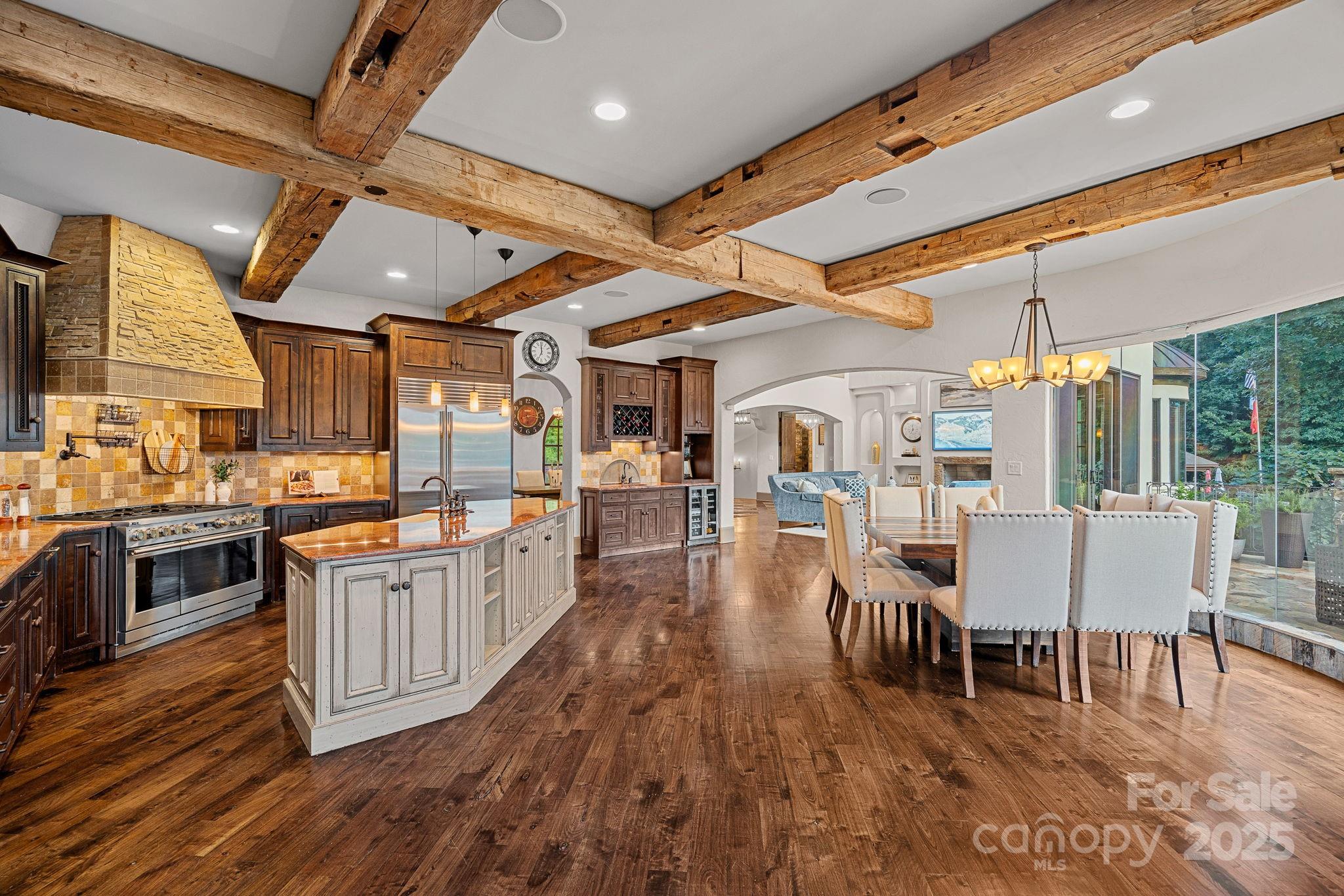 6821 Pebble Bay Drive