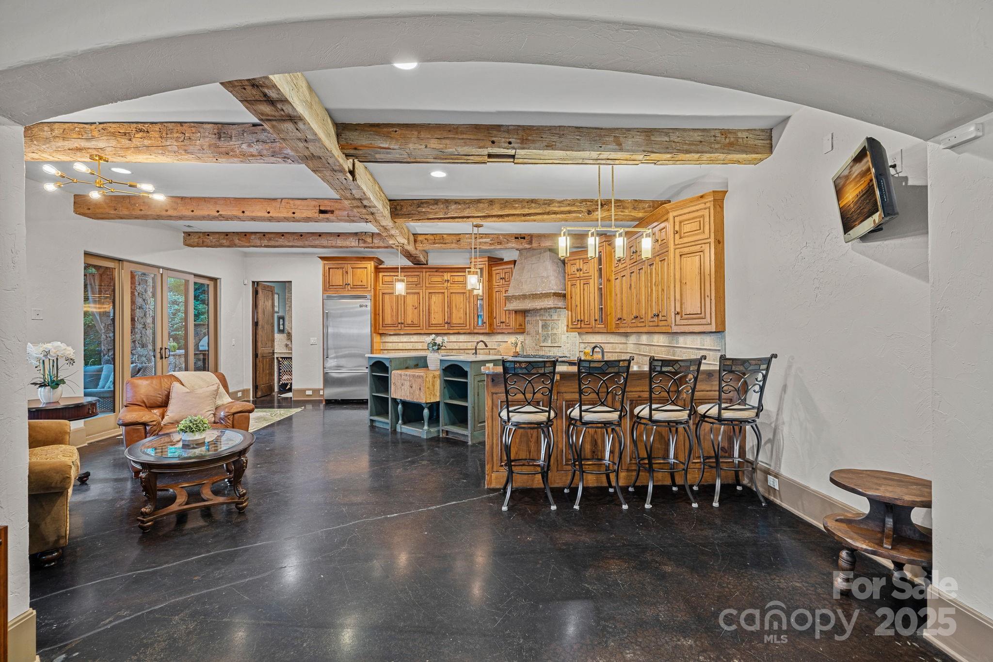 6821 Pebble Bay Drive