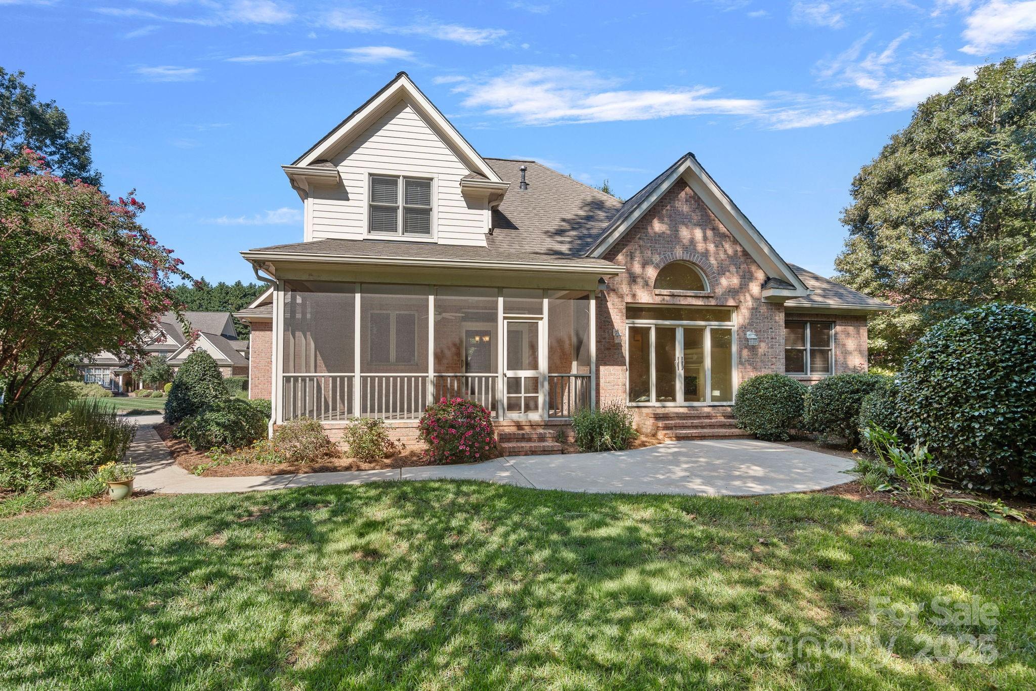 122 Pin Oak Lane